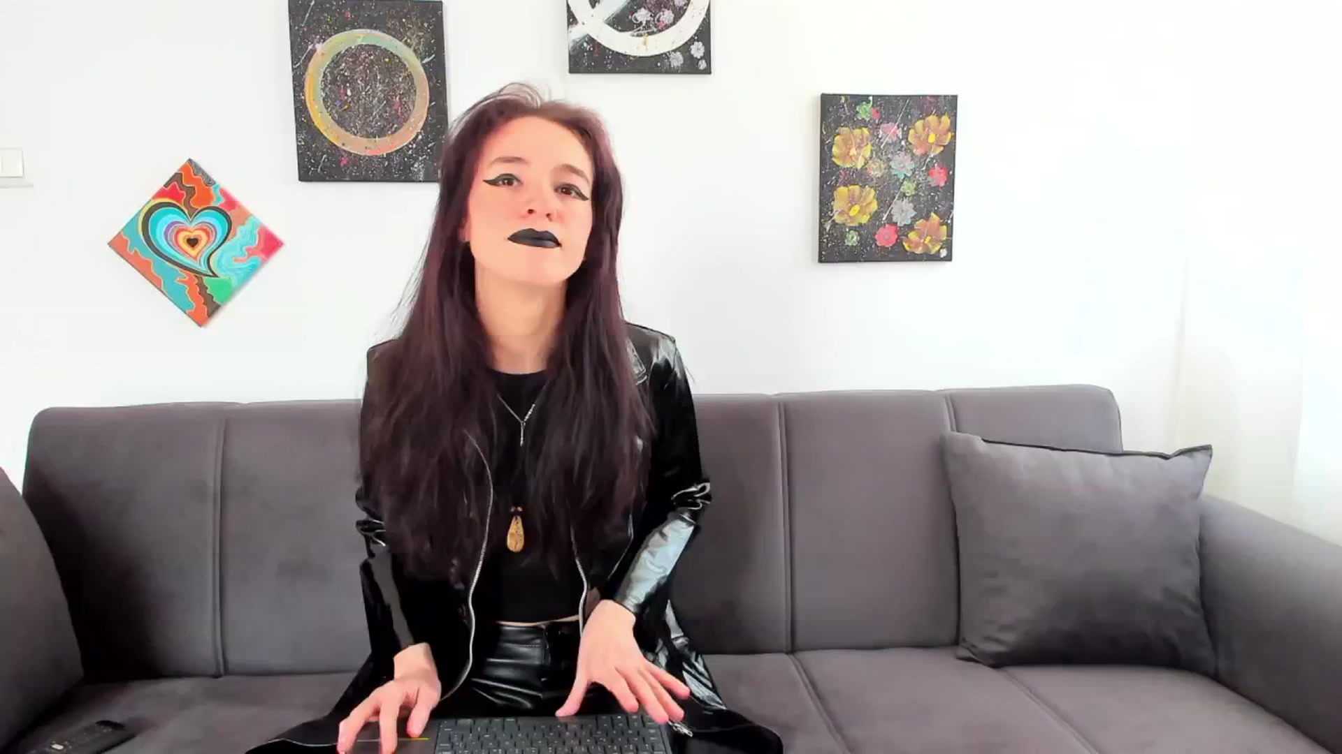 Gallery image thumbnail from NatashaCruise's myfreecams stream on, 04/25/2024, 07:41 image 3 of 20