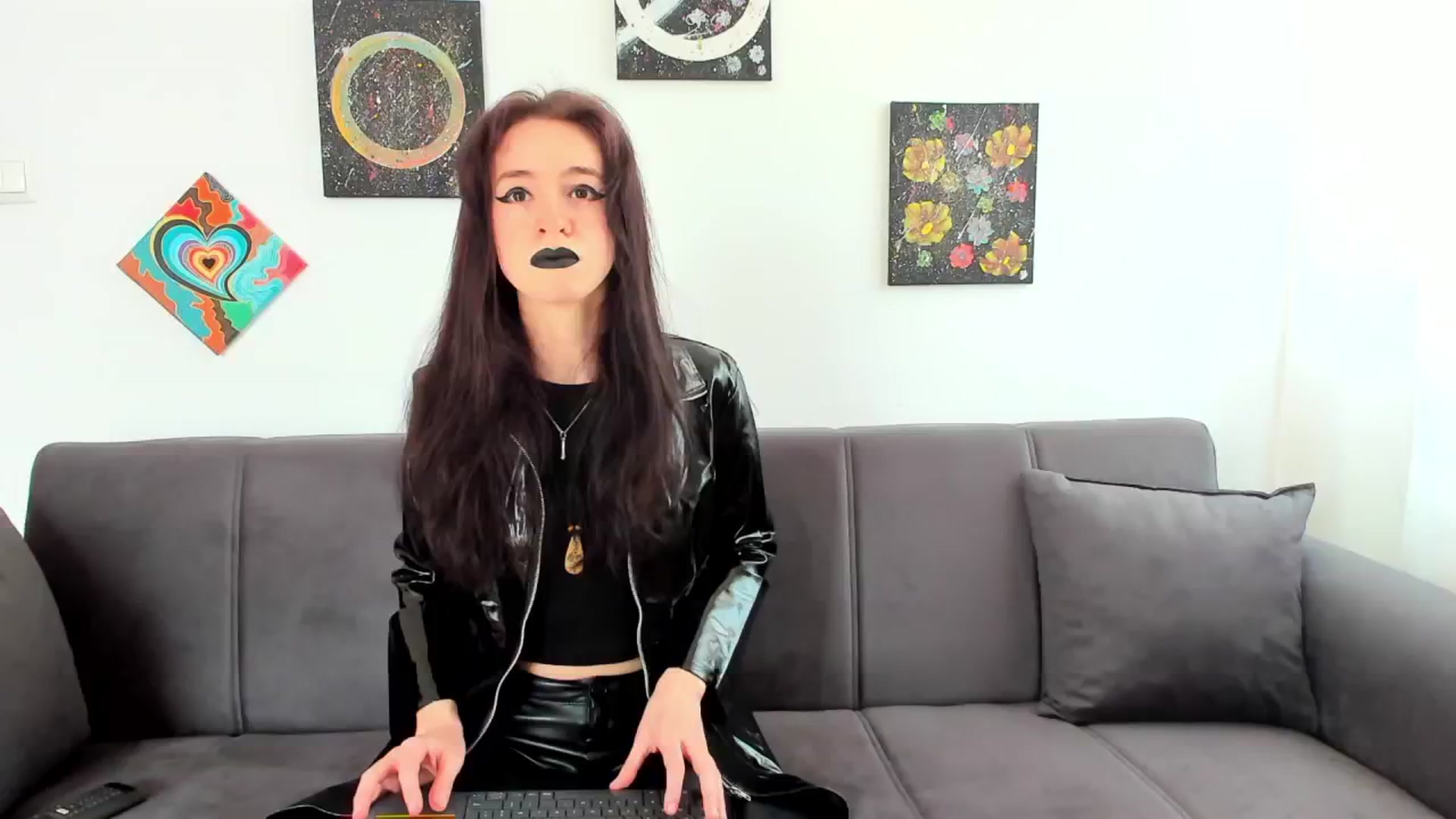 Gallery image thumbnail from NatashaCruise's myfreecams stream on, 04/25/2024, 07:41 image 2 of 20