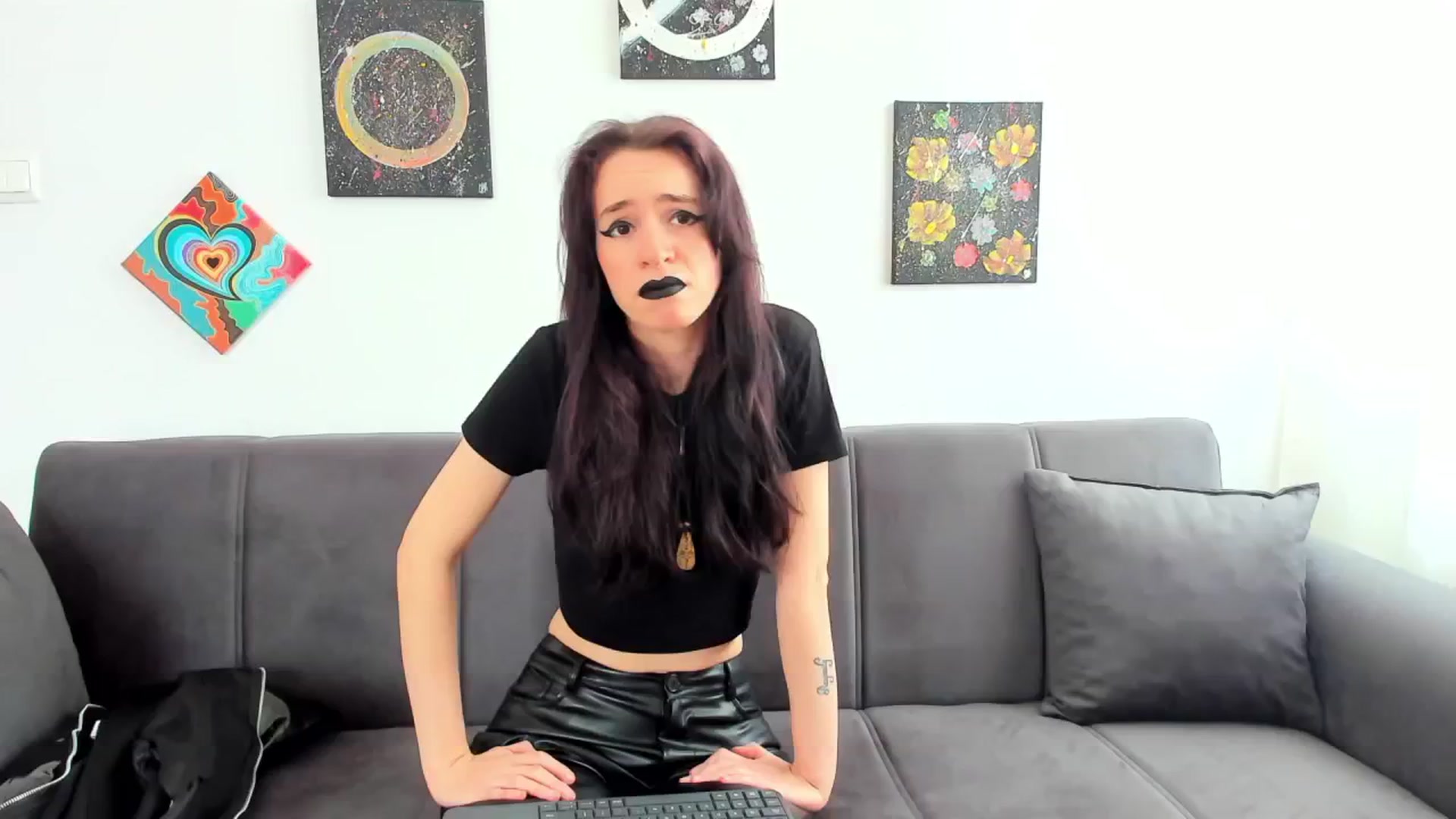 Gallery image thumbnail from NatashaCruise's myfreecams stream on, 04/25/2024, 09:21 image 2 of 20