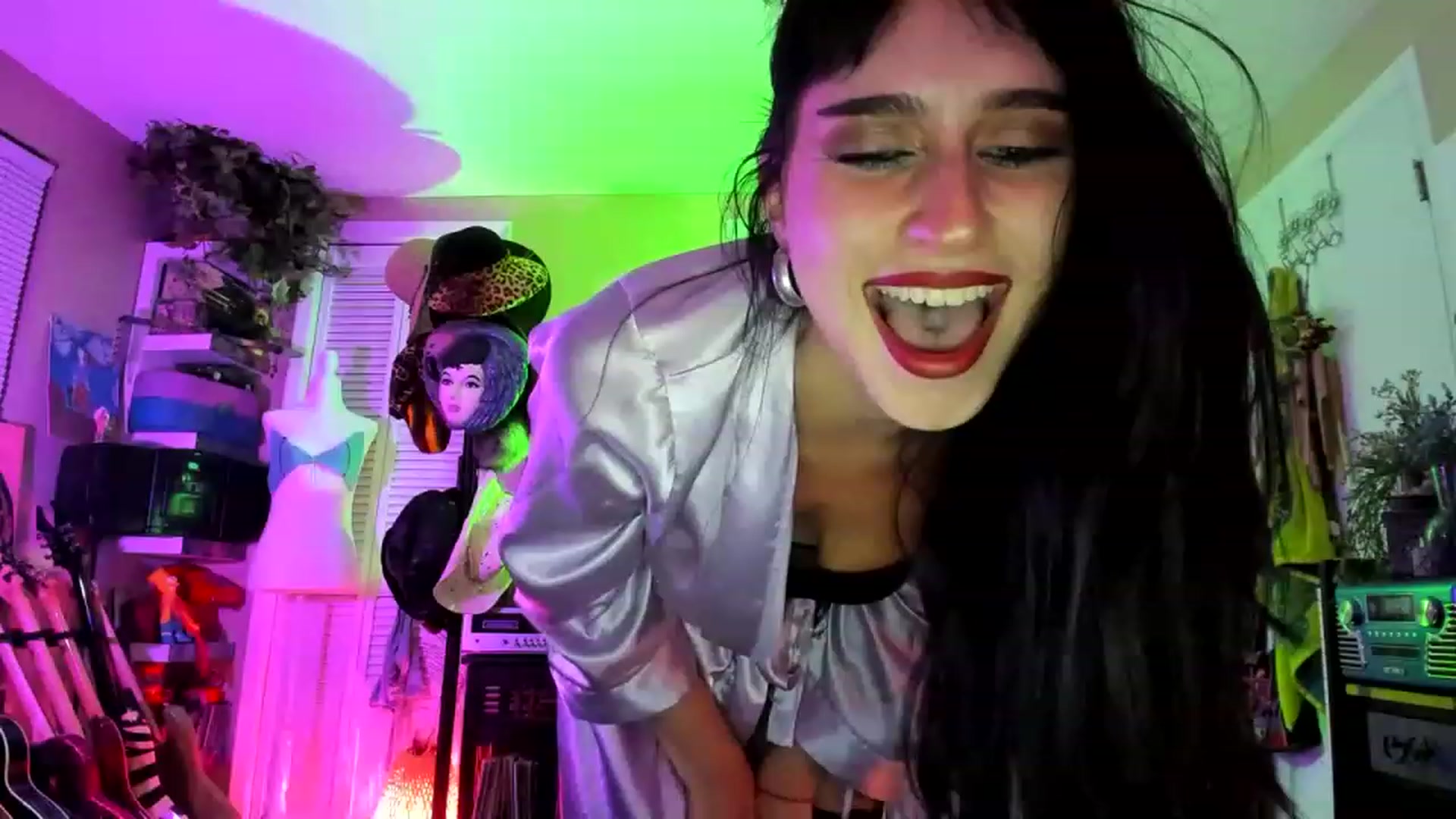 Gallery image thumbnail from NatashaSexxx's myfreecams stream on, 04/27/2023, 06:52 image 3 of 20