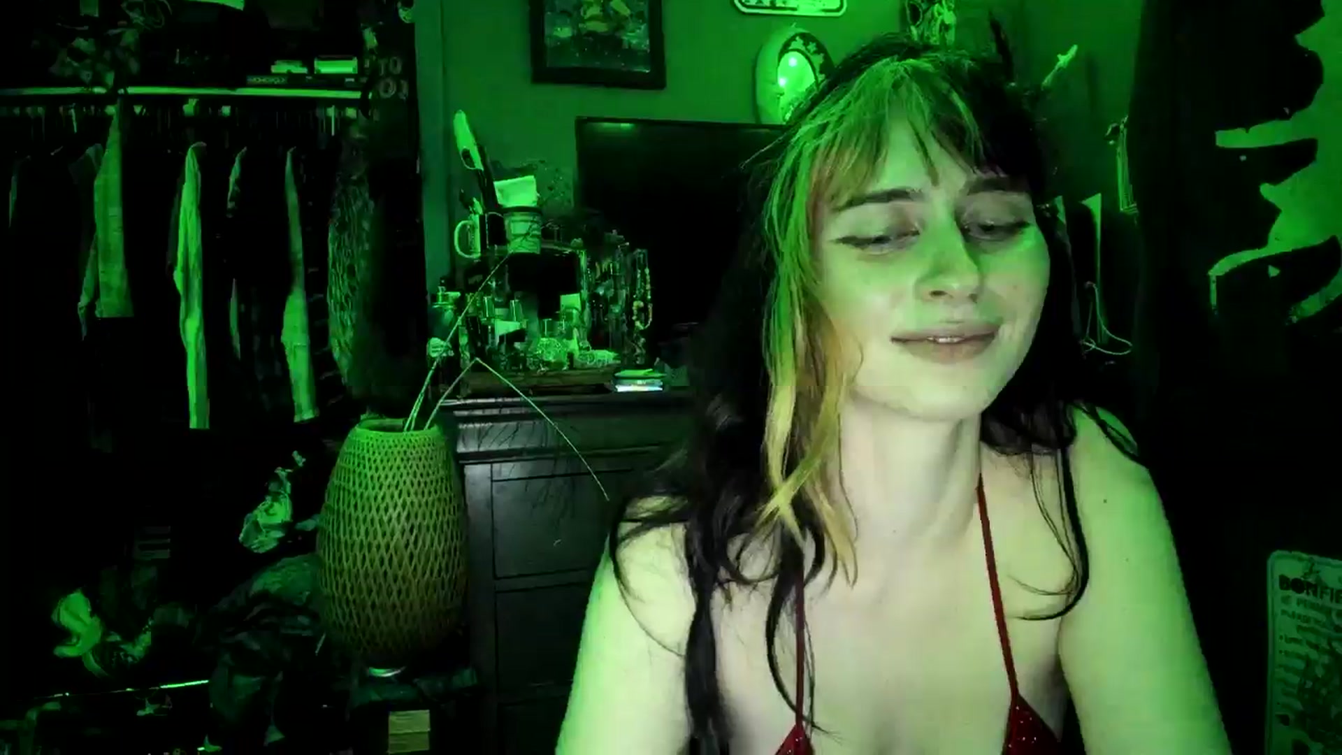 Gallery image thumbnail from NatashaSexxx's myfreecams stream on, 09/12/2025, 10:25 image 16 of 20