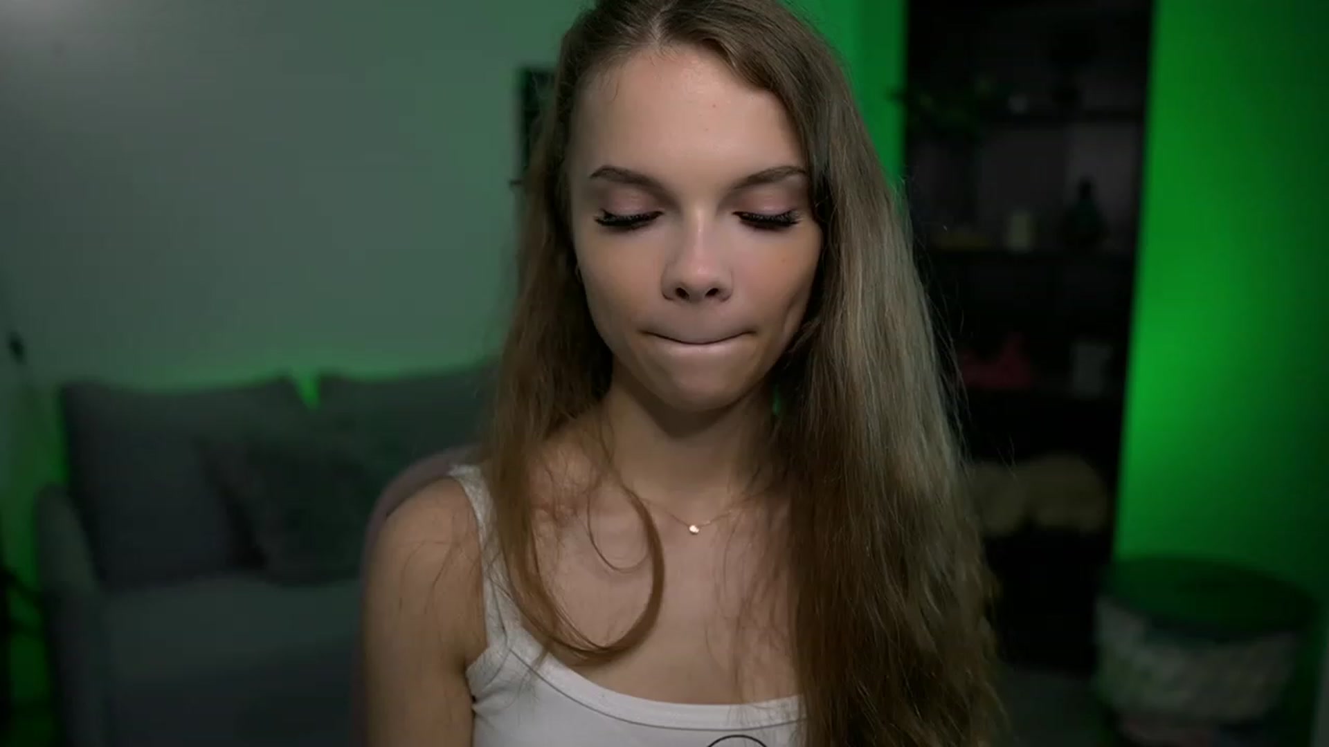 Gallery image thumbnail from Natasha_Malk's myfreecams stream on, 11/22/2022, 16:21 image 6 of 20
