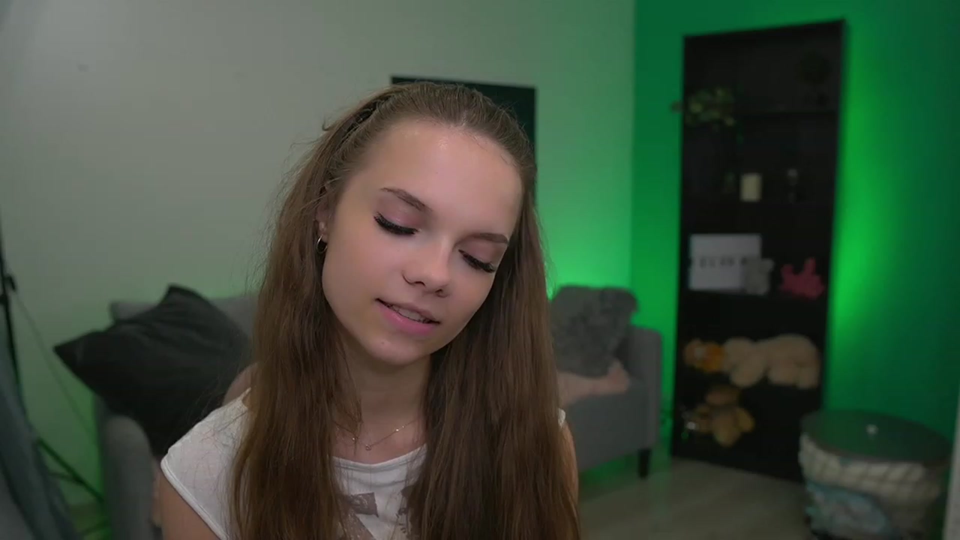 Gallery image thumbnail from Natasha_Malk's myfreecams stream on, 11/25/2022, 16:37 image 16 of 20