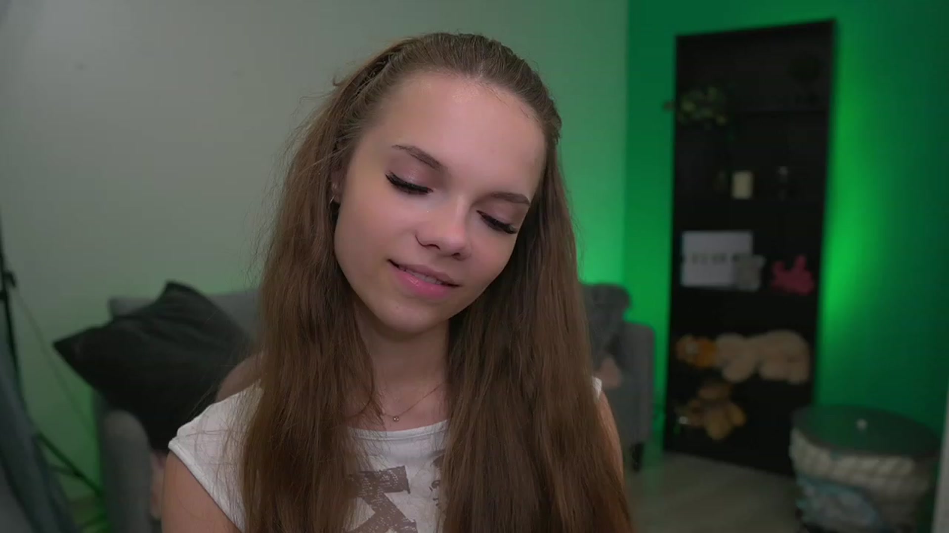 Gallery image thumbnail from Natasha_Malk's myfreecams stream on, 11/25/2022, 16:37 image 19 of 20