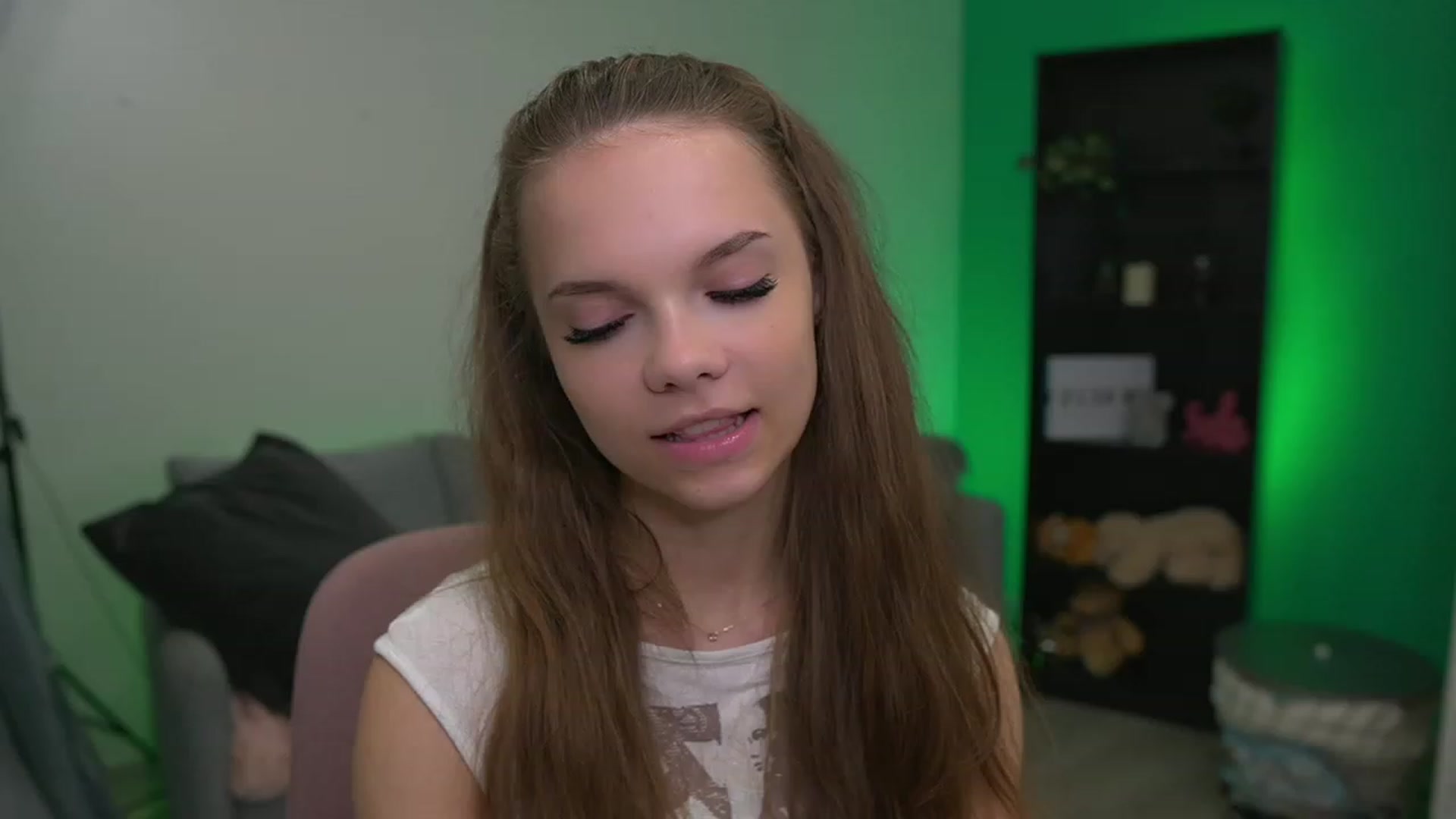 Gallery image thumbnail from Natasha_Malk's myfreecams stream on, 11/25/2022, 16:37 image 15 of 20
