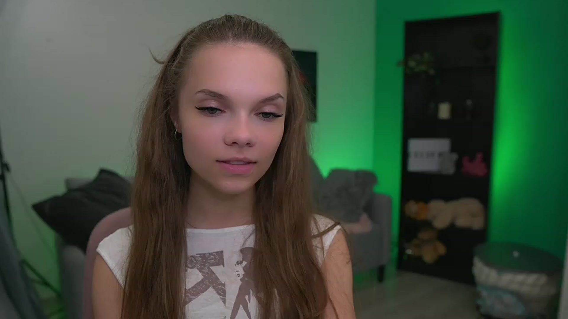 Gallery image thumbnail from Natasha_Malk's myfreecams stream on, 11/25/2022, 17:36 image 14 of 20