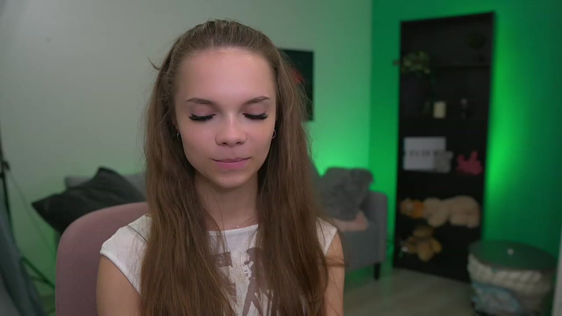 Gallery image thumbnail from Natasha_Malk's myfreecams stream on, 11/25/2022, 17:36 image 15 of 20