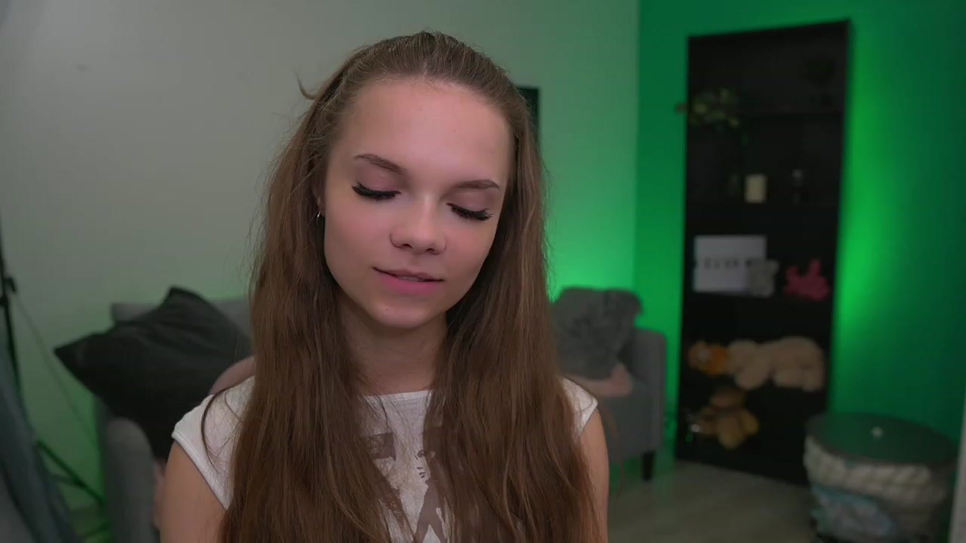Gallery image thumbnail from Natasha_Malk's myfreecams stream on, 11/25/2022, 17:36 image 12 of 20