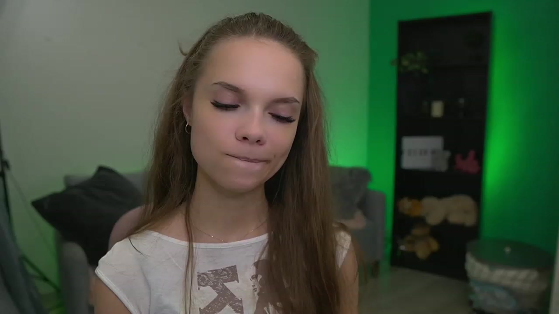 Gallery image thumbnail from Natasha_Malk's myfreecams stream on, 11/25/2022, 17:36 image 20 of 20