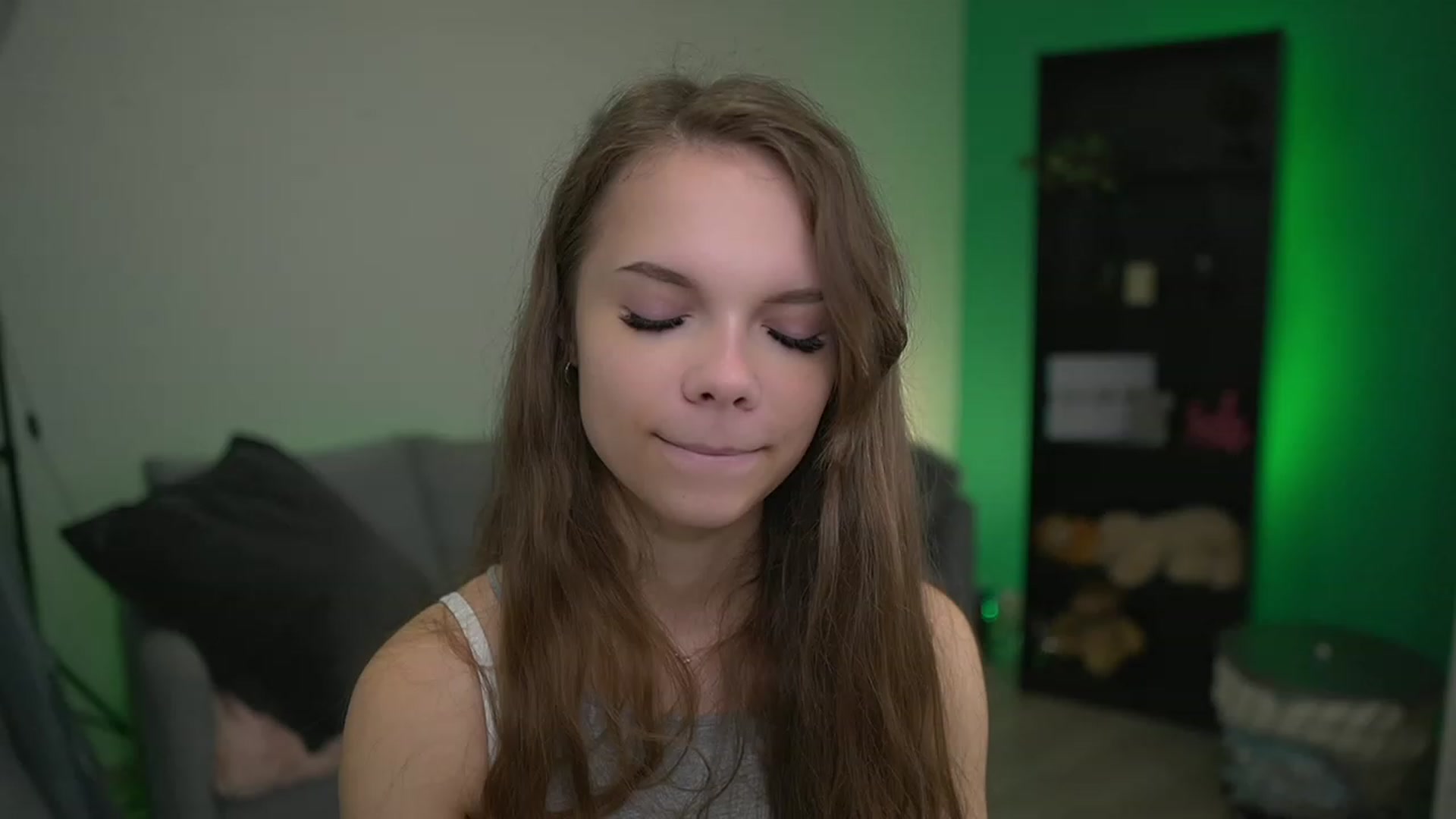 Gallery image thumbnail from Natasha_Malk's myfreecams stream on, 11/27/2022, 10:44 image 18 of 20