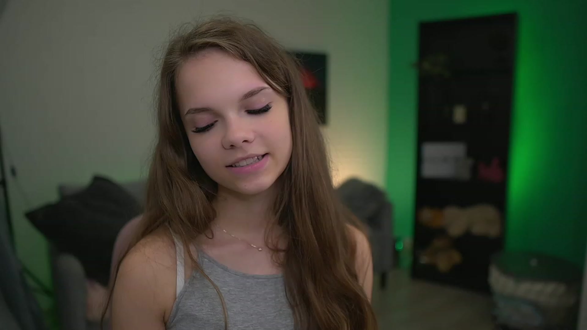 Gallery image thumbnail from Natasha_Malk's myfreecams stream on, 11/27/2022, 17:12 image 16 of 20