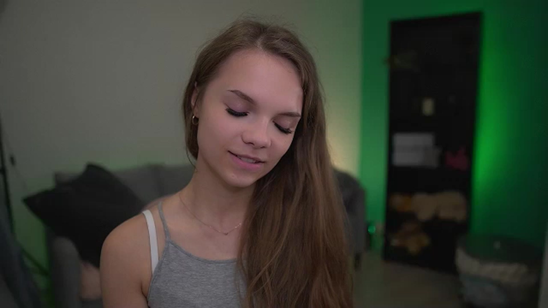 Gallery image thumbnail from Natasha_Malk's myfreecams stream on, 11/27/2022, 19:08 image 18 of 20