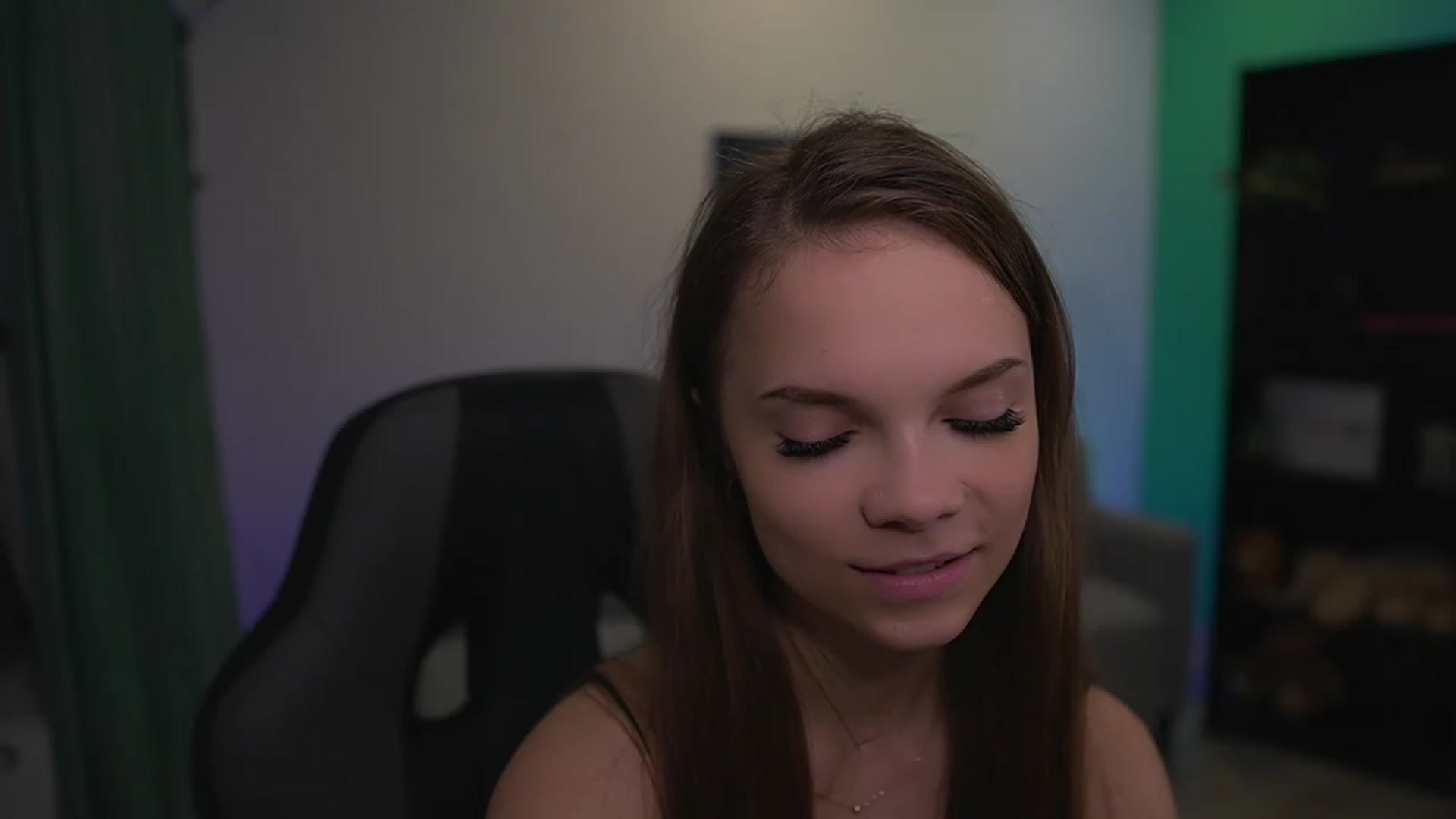 Gallery image thumbnail from Natasha_Malk's myfreecams stream on, 11/29/2022, 15:23 image 16 of 20