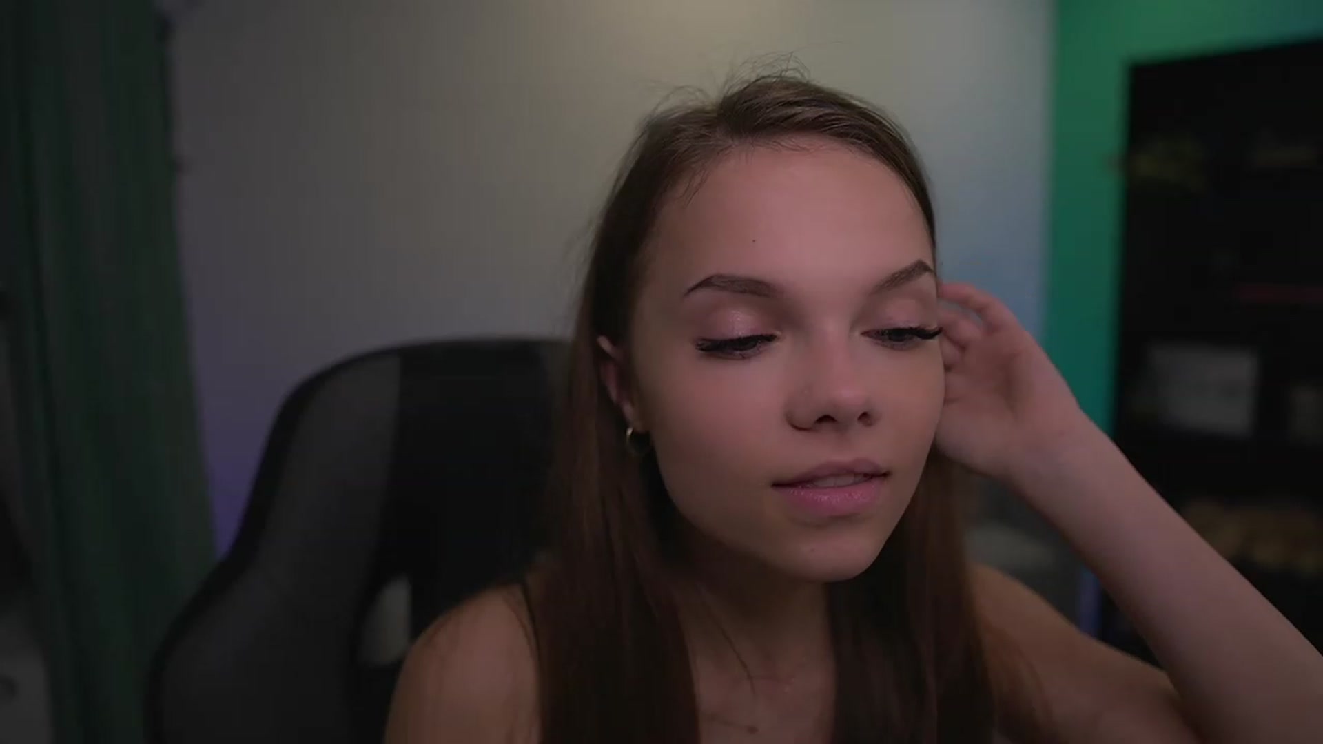 Gallery image thumbnail from Natasha_Malk's myfreecams stream on, 11/29/2022, 15:23 image 15 of 20
