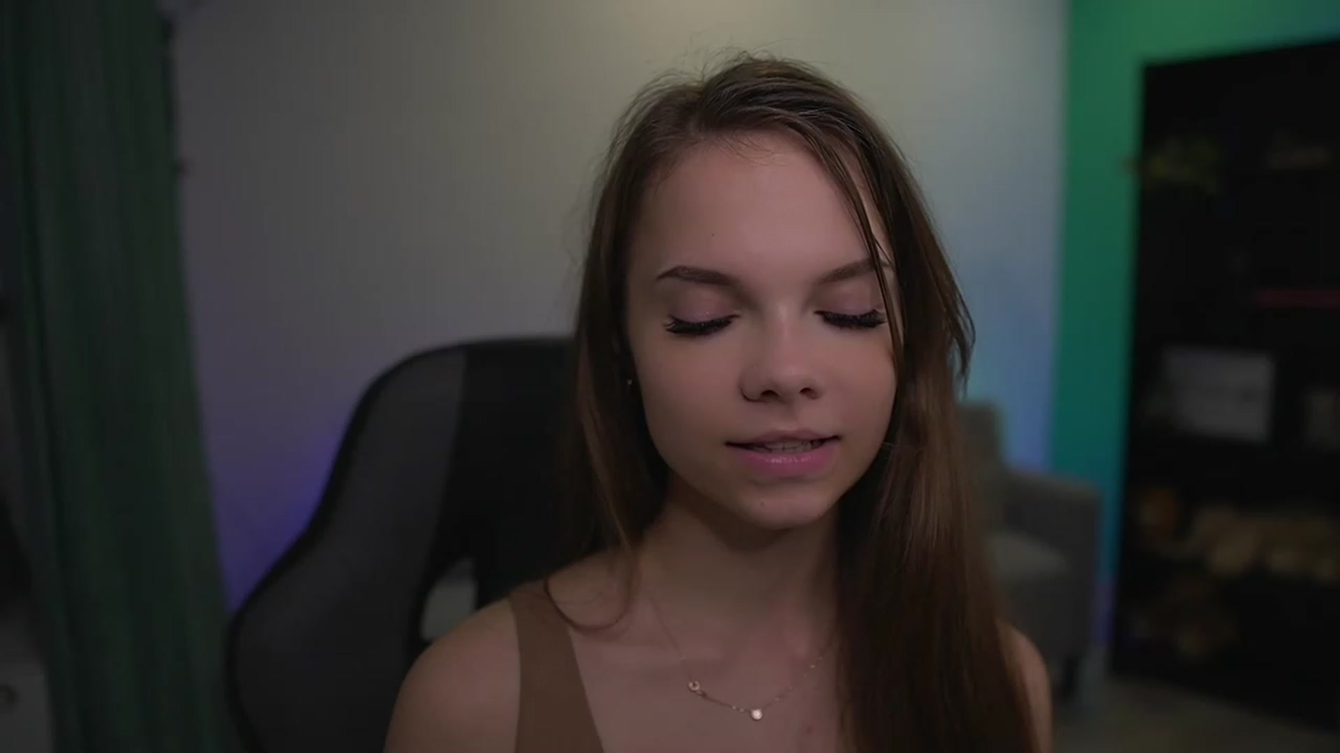 Gallery image thumbnail from Natasha_Malk's myfreecams stream on, 11/29/2022, 15:23 image 4 of 20