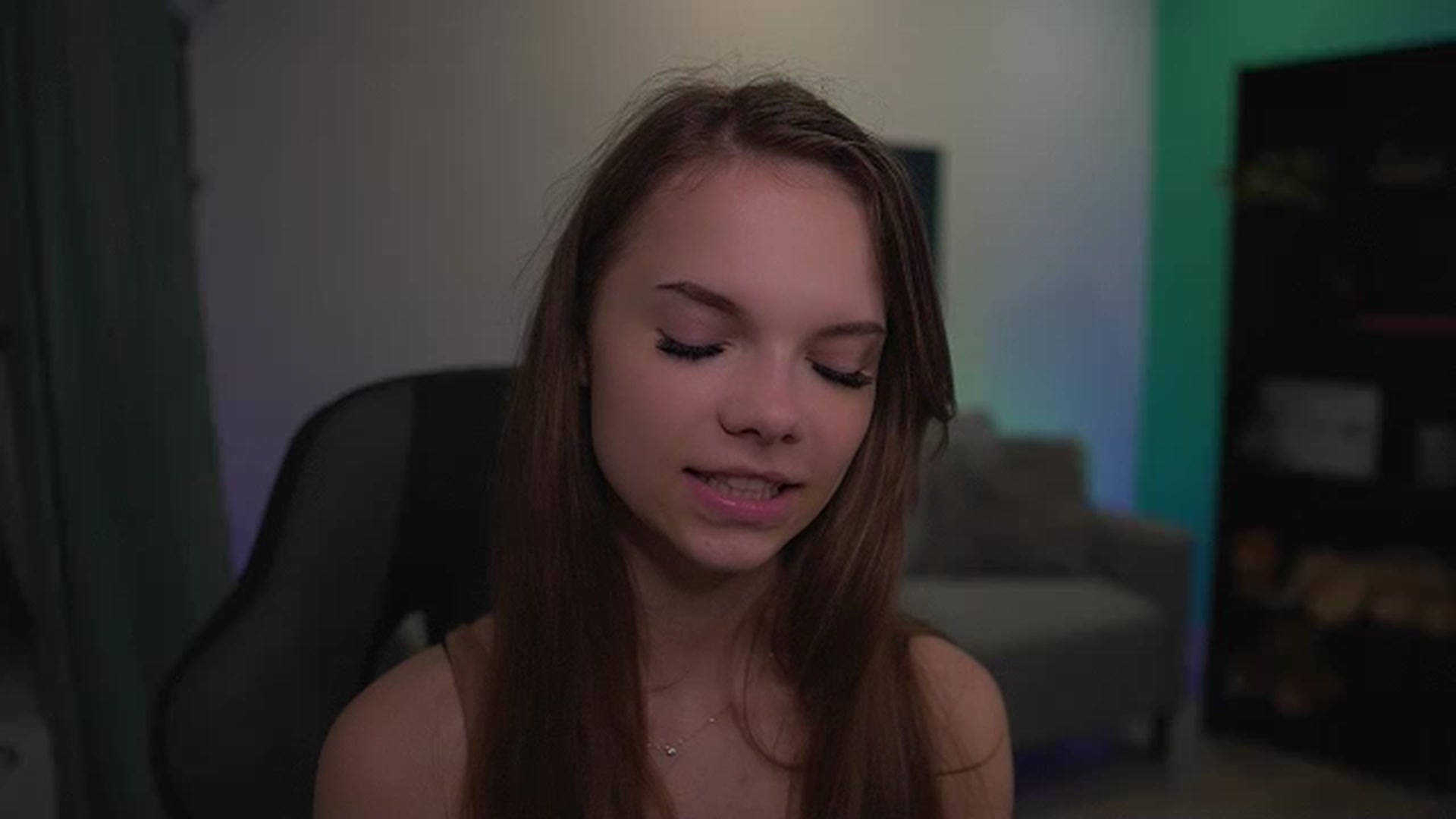 Gallery image thumbnail from Natasha_Malk's myfreecams stream on, 11/29/2022, 17:02 image 18 of 20