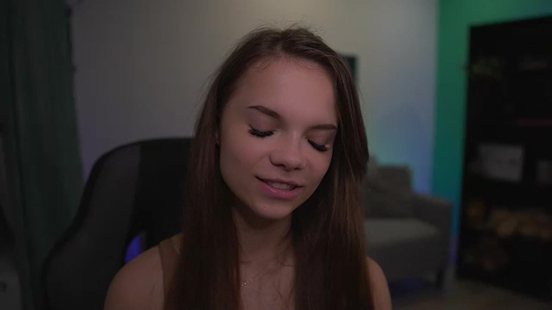 Gallery image thumbnail from Natasha_Malk's myfreecams stream on, 11/29/2022, 17:02 image 17 of 20