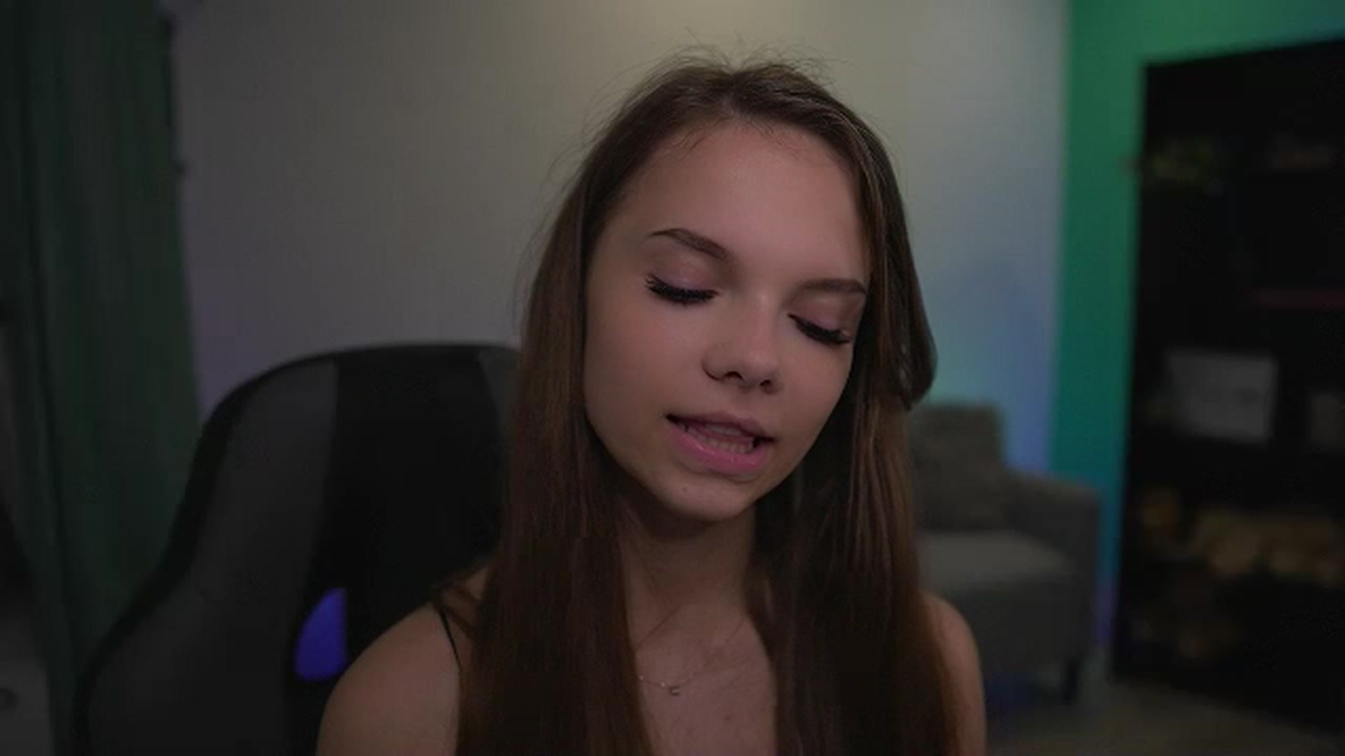 Gallery image thumbnail from Natasha_Malk's myfreecams stream on, 11/29/2022, 17:02 image 5 of 20