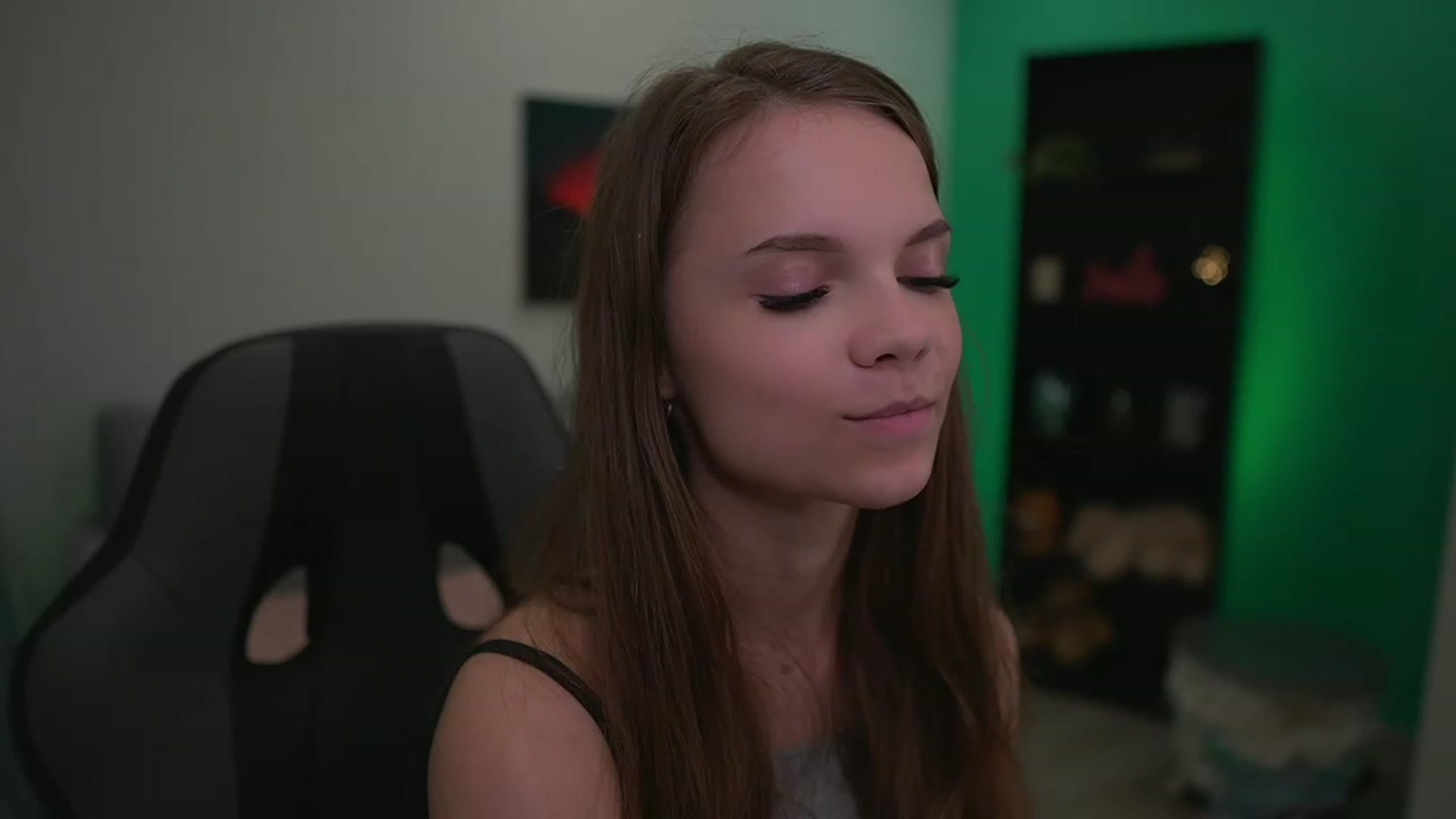 Gallery image thumbnail from Natasha_Malk's myfreecams stream on, 12/02/2022, 15:38 image 12 of 20