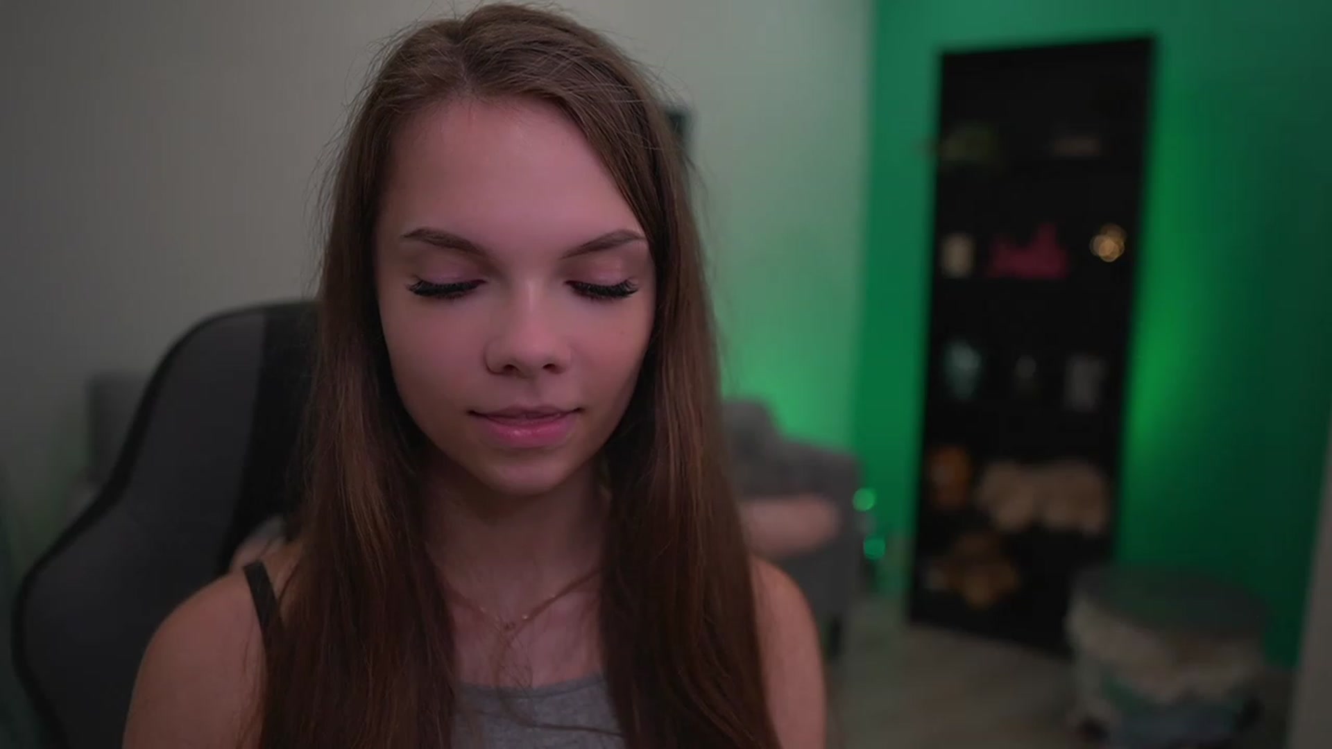Gallery image thumbnail from Natasha_Malk's myfreecams stream on, 12/02/2022, 18:15 image 19 of 20