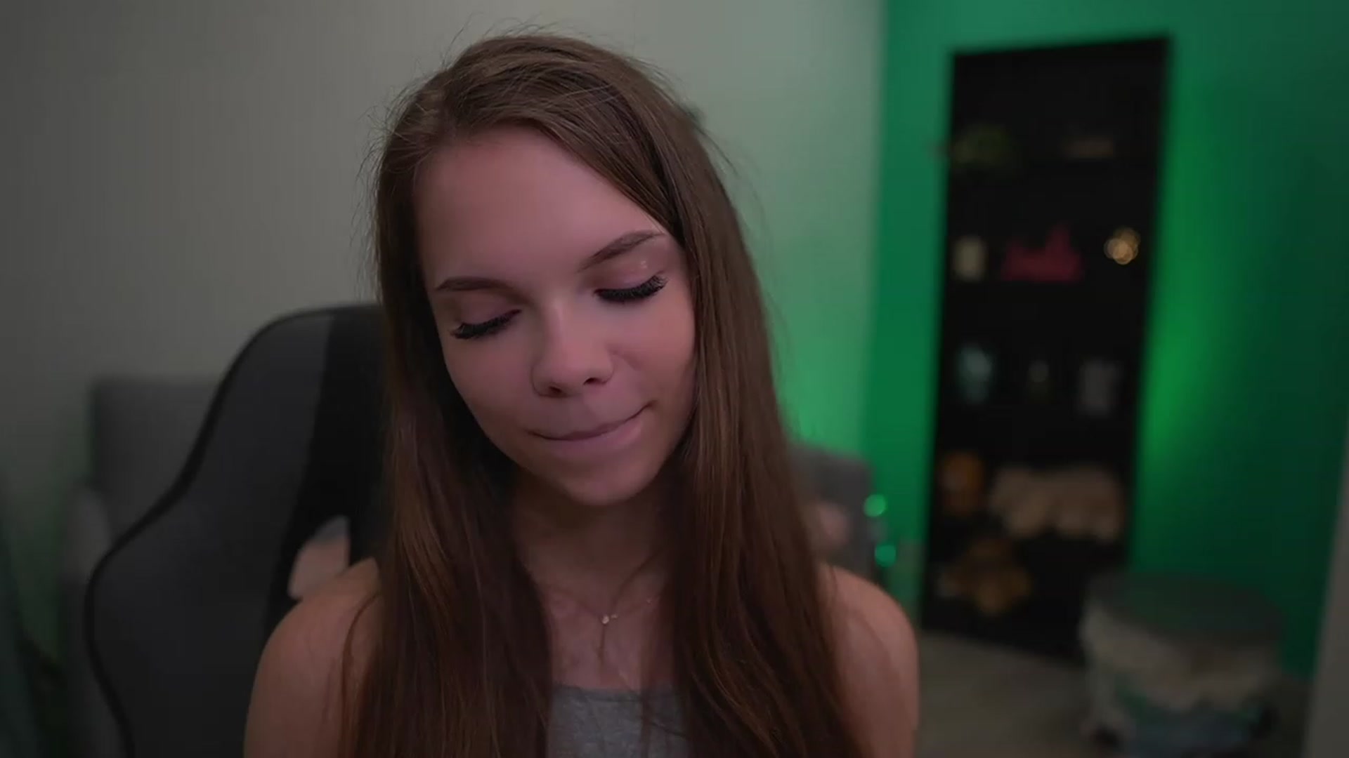 Gallery image thumbnail from Natasha_Malk's myfreecams stream on, 12/02/2022, 18:15 image 14 of 20