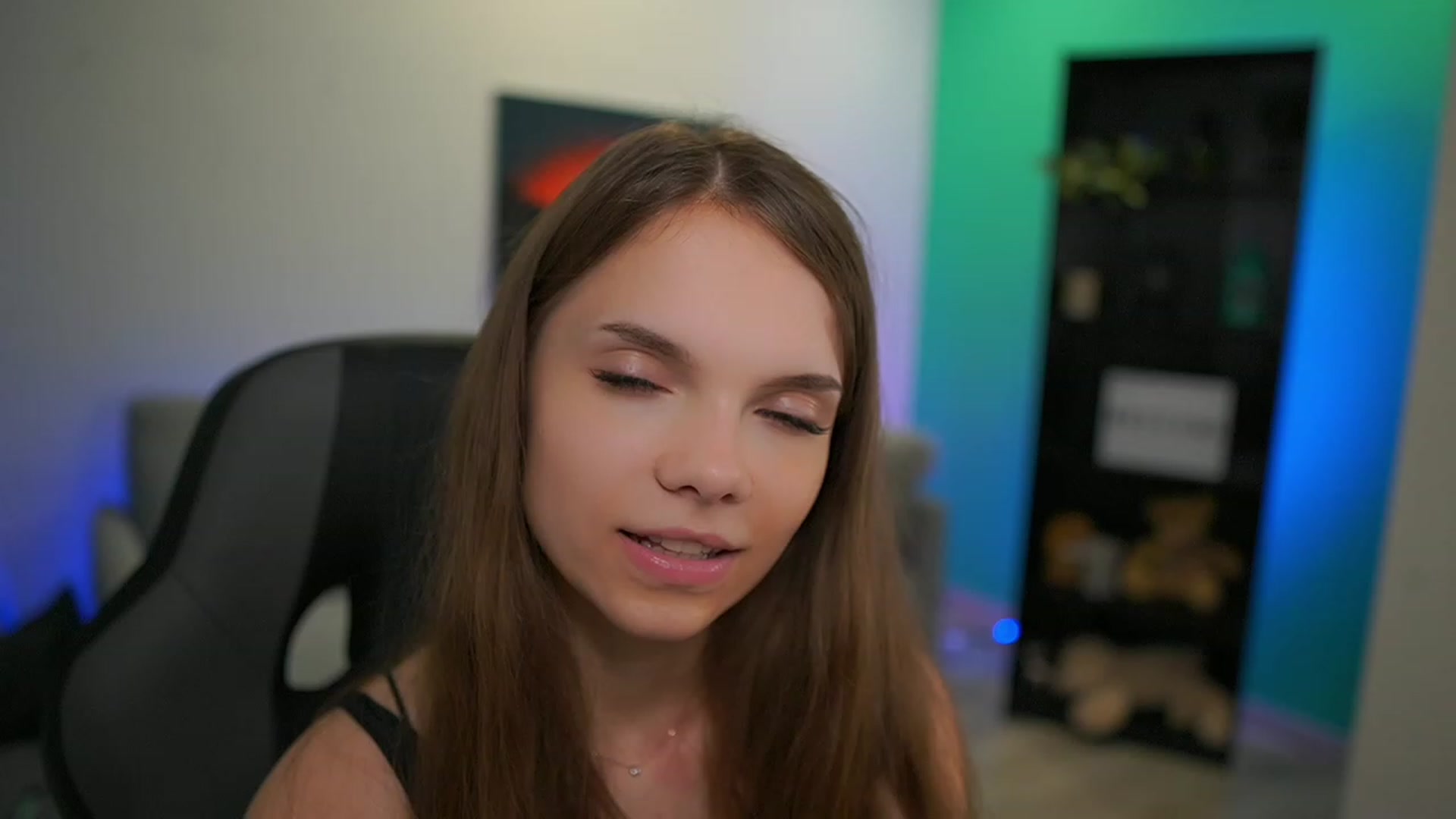 Gallery image thumbnail from Natasha_Malk's myfreecams stream on, 12/15/2022, 15:02 image 3 of 20