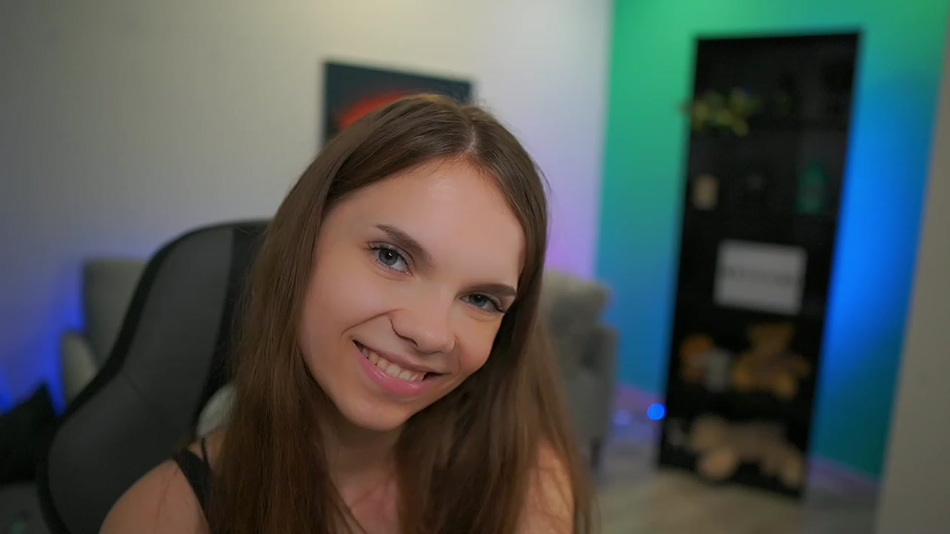Gallery image thumbnail from Natasha_Malk's myfreecams stream on, 12/15/2022, 15:02 image 1 of 20
