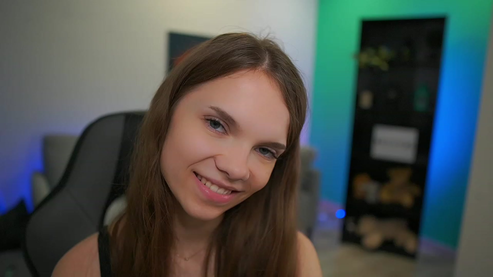 Gallery image thumbnail from Natasha_Malk's myfreecams stream on, 12/15/2022, 17:18 image 16 of 20