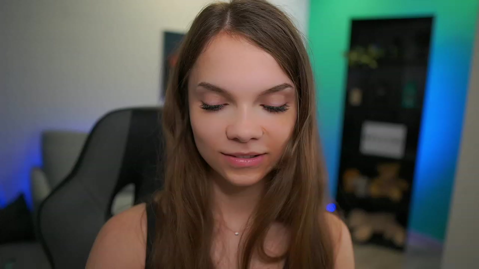 Gallery image thumbnail from Natasha_Malk's myfreecams stream on, 12/15/2022, 17:18 image 20 of 20
