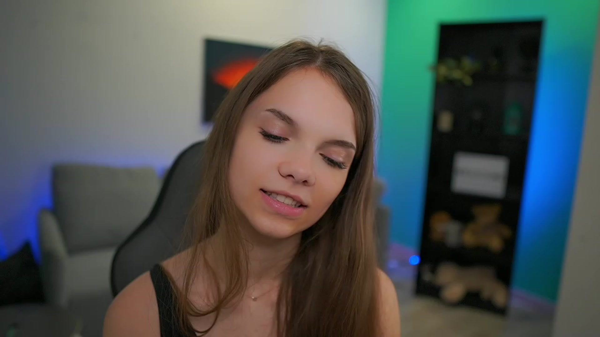 Gallery image thumbnail from Natasha_Malk's myfreecams stream on, 12/15/2022, 18:33 image 9 of 20