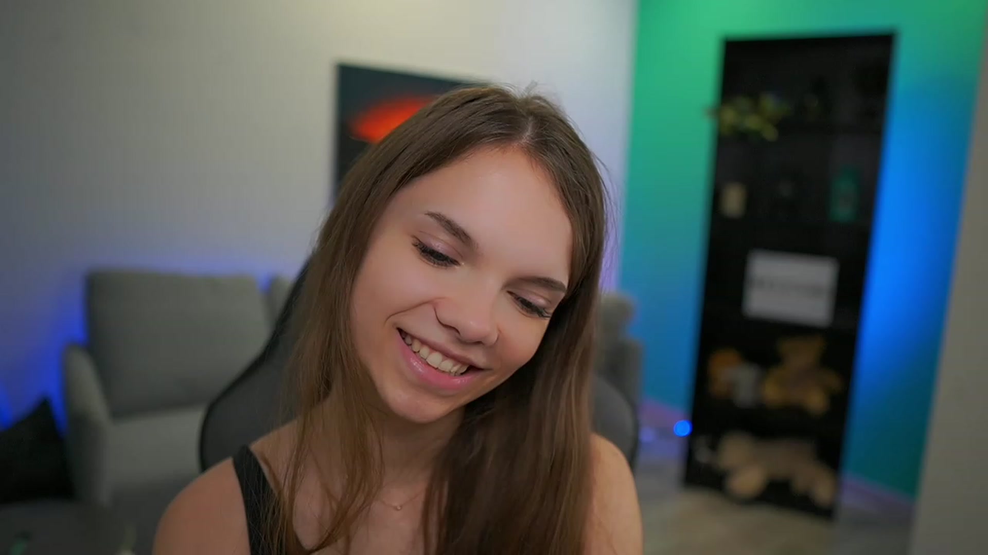 Gallery image thumbnail from Natasha_Malk's myfreecams stream on, 12/15/2022, 18:33 image 10 of 20
