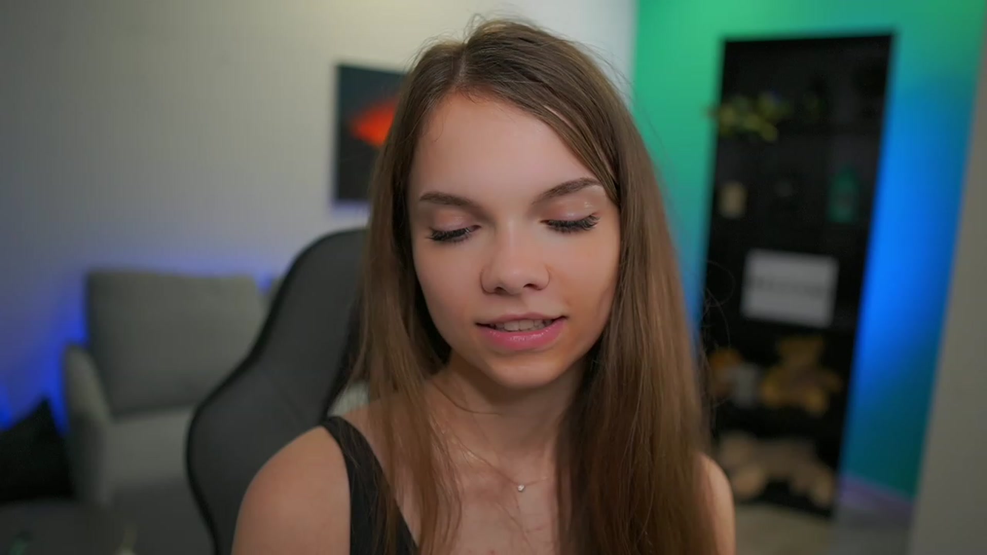 Gallery image thumbnail from Natasha_Malk's myfreecams stream on, 12/15/2022, 18:33 image 14 of 20
