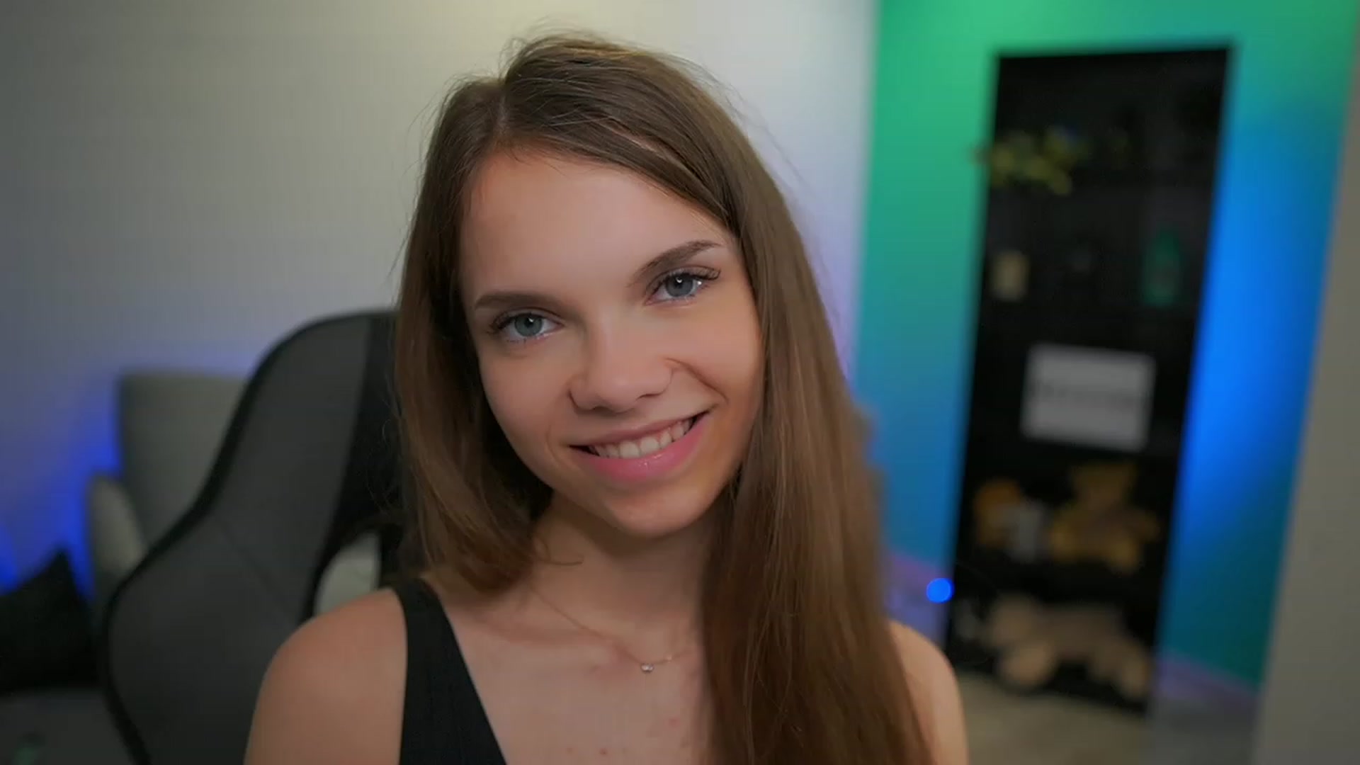 Gallery image thumbnail from Natasha_Malk's myfreecams stream on, 12/15/2022, 18:33 image 2 of 20