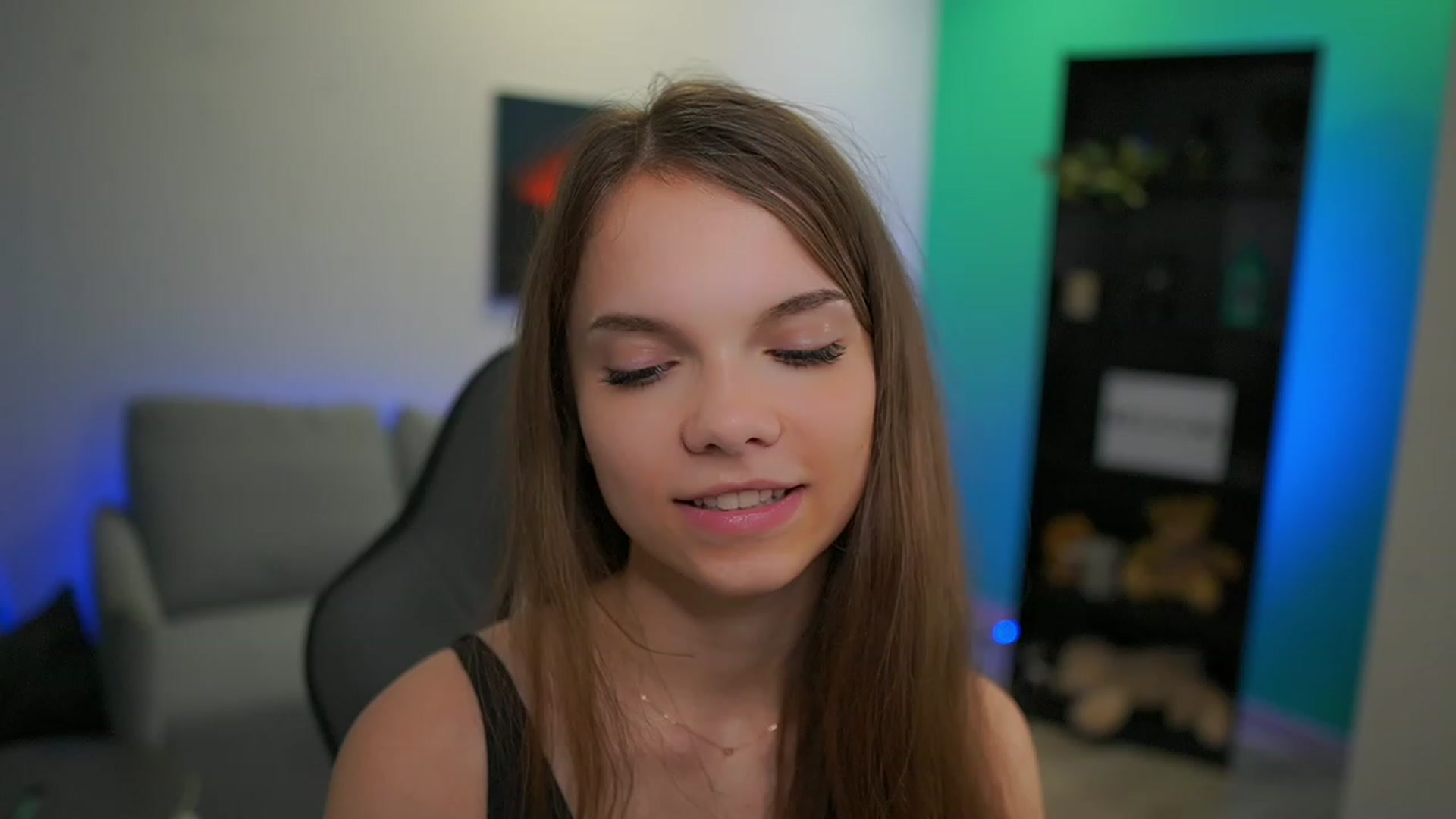 Gallery image thumbnail from Natasha_Malk's myfreecams stream on, 12/15/2022, 18:33 image 15 of 20