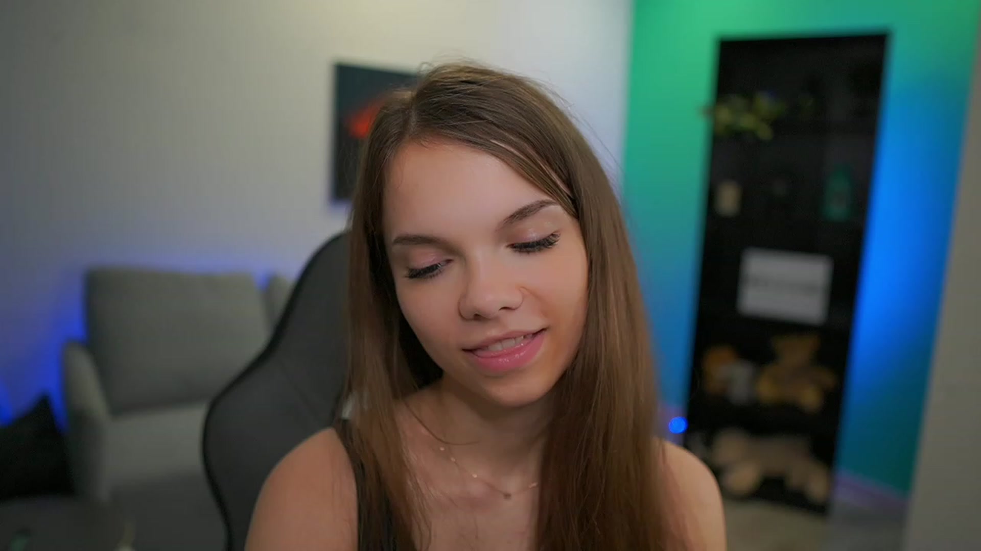 Gallery image thumbnail from Natasha_Malk's myfreecams stream on, 12/15/2022, 18:33 image 13 of 20