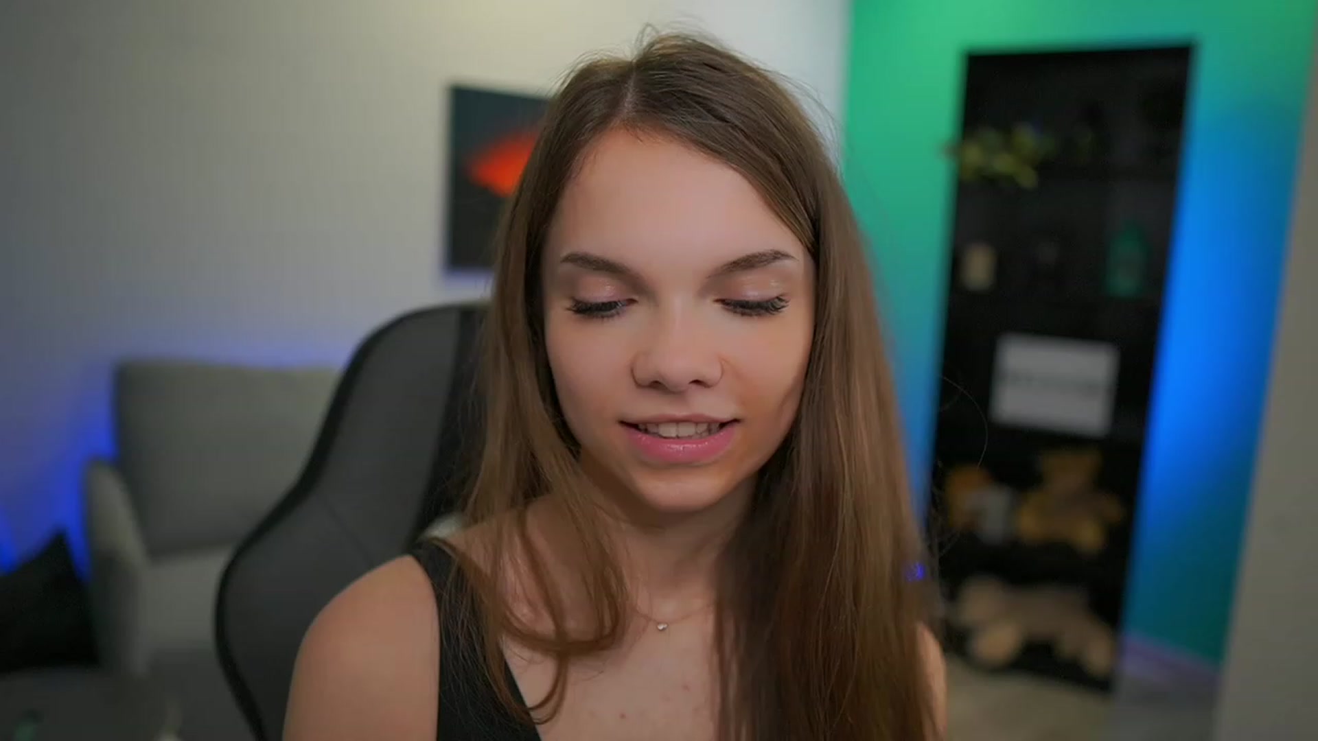 Gallery image thumbnail from Natasha_Malk's myfreecams stream on, 12/15/2022, 18:33 image 7 of 20
