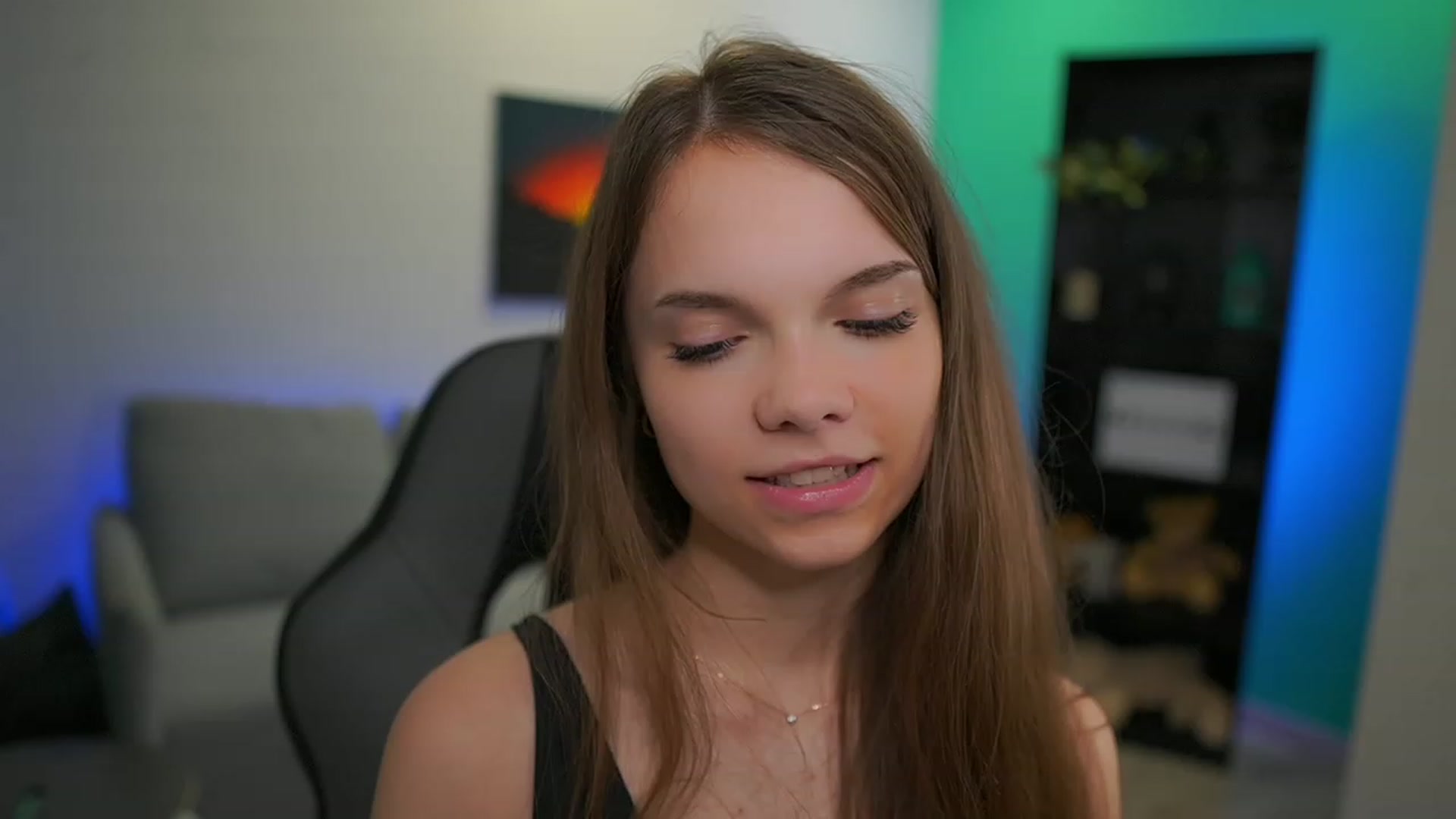 Gallery image thumbnail from Natasha_Malk's myfreecams stream on, 12/15/2022, 18:33 image 16 of 20