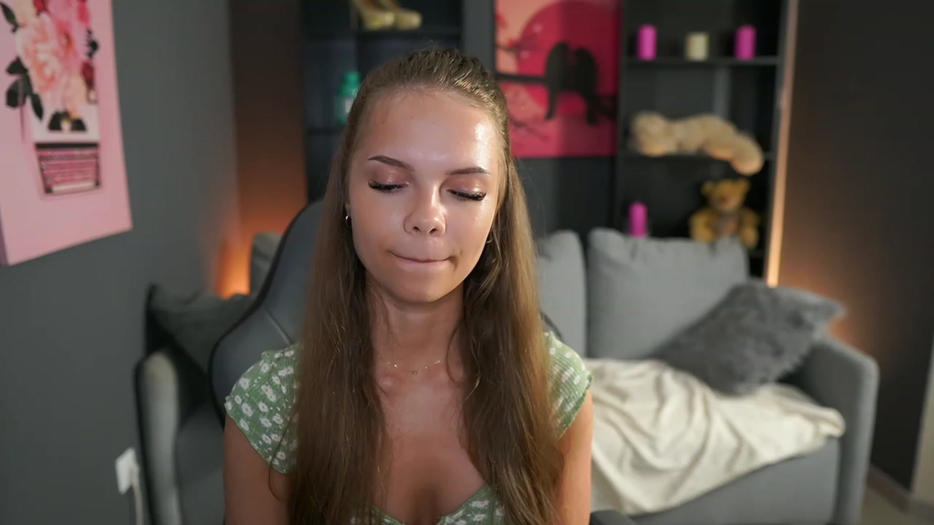 Gallery image thumbnail from Natasha_Malk's myfreecams stream on, 09/22/2023, 14:08 image 9 of 20