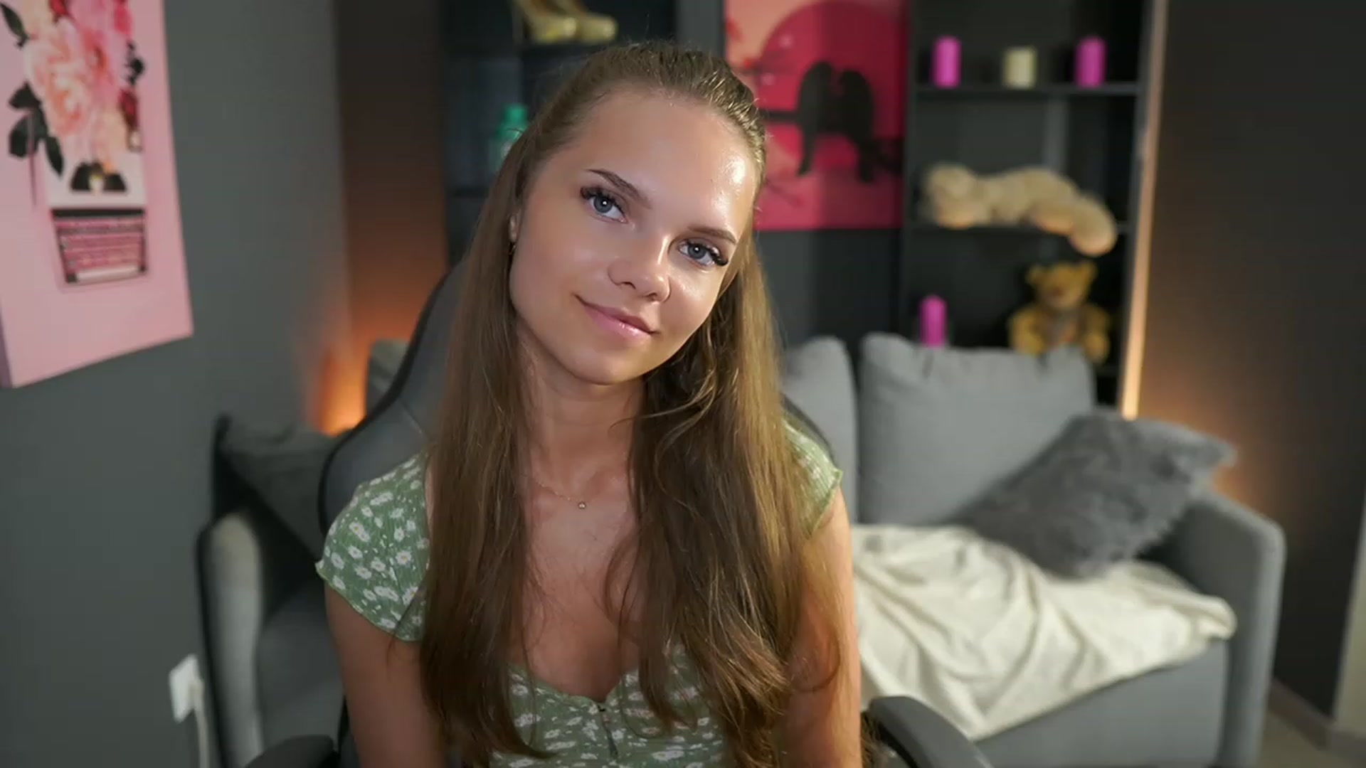 Gallery image thumbnail from Natasha_Malk's myfreecams stream on, 09/22/2023, 16:44 image 3 of 20
