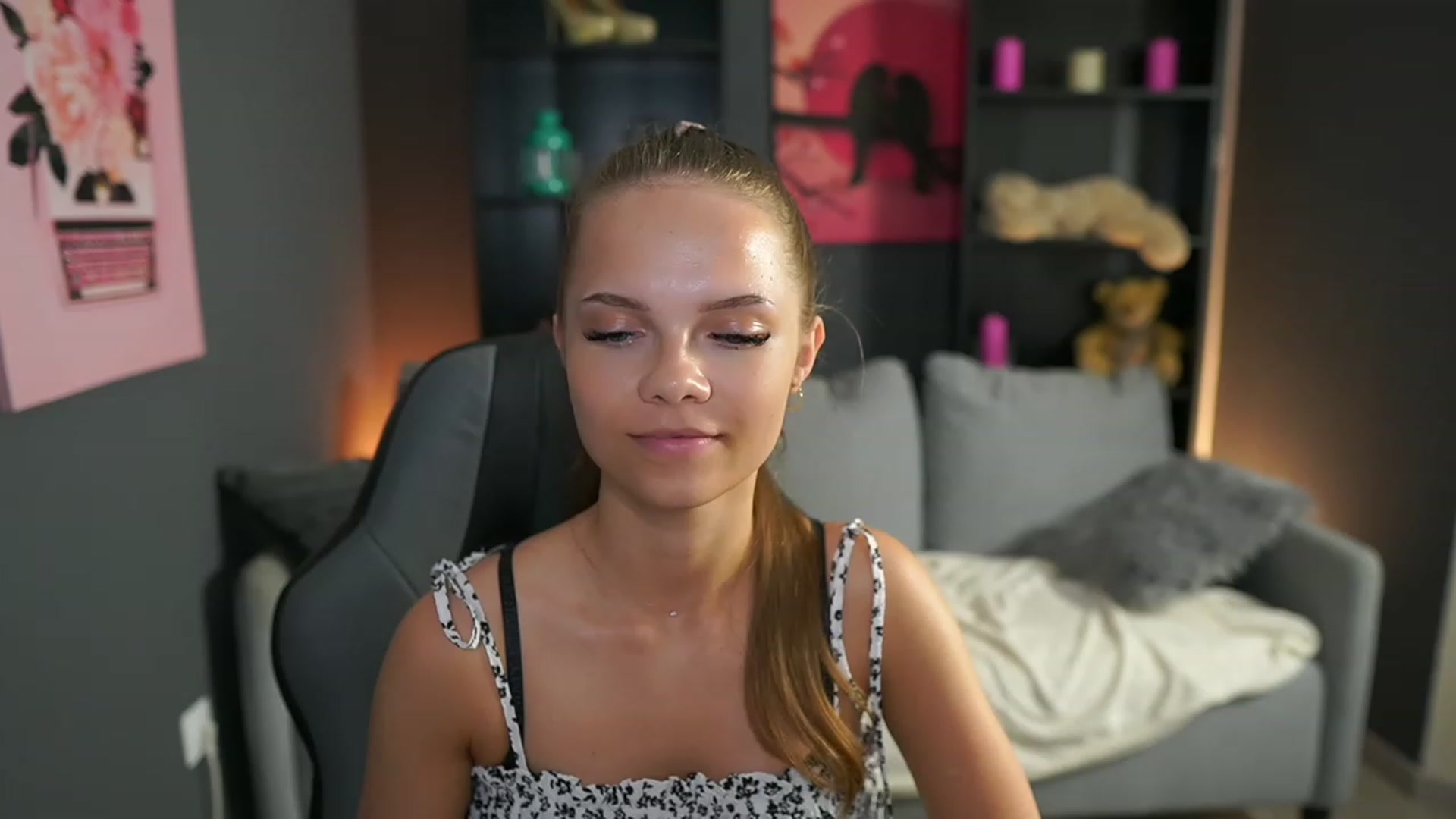 Gallery image thumbnail from Natasha_Malk's myfreecams stream on, 09/24/2023, 12:47 image 5 of 20