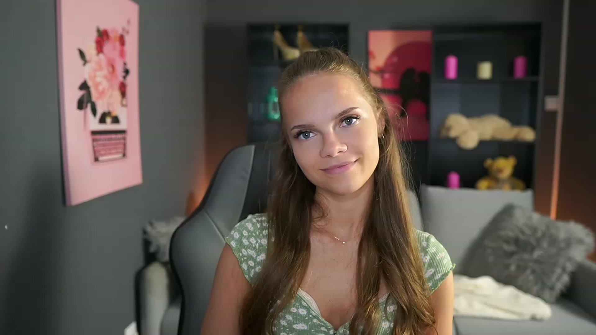 Gallery image thumbnail from Natasha_Malk's myfreecams stream on, 10/08/2023, 12:41 image 13 of 20
