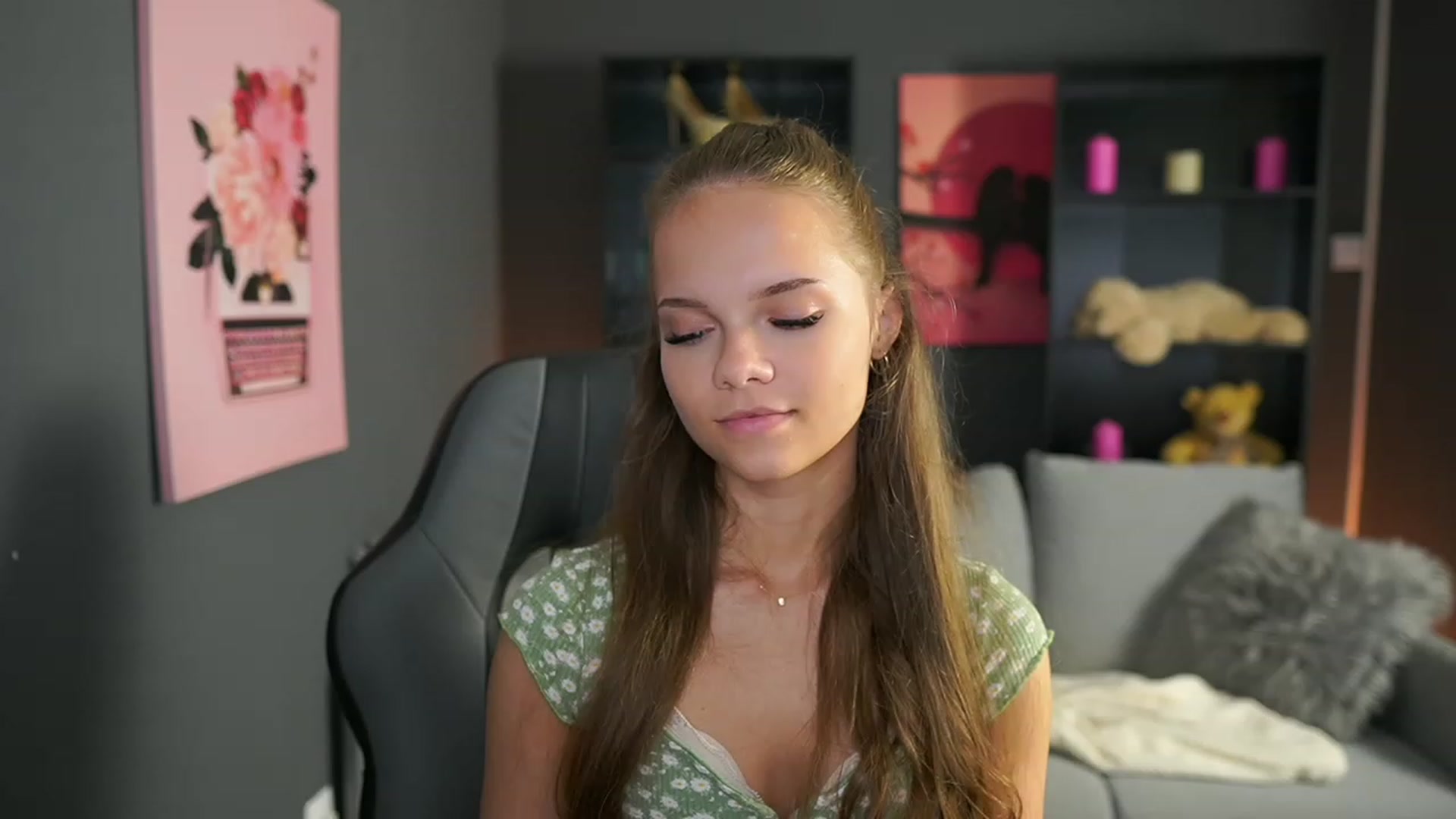 Gallery image thumbnail from Natasha_Malk's myfreecams stream on, 10/08/2023, 12:41 image 3 of 20