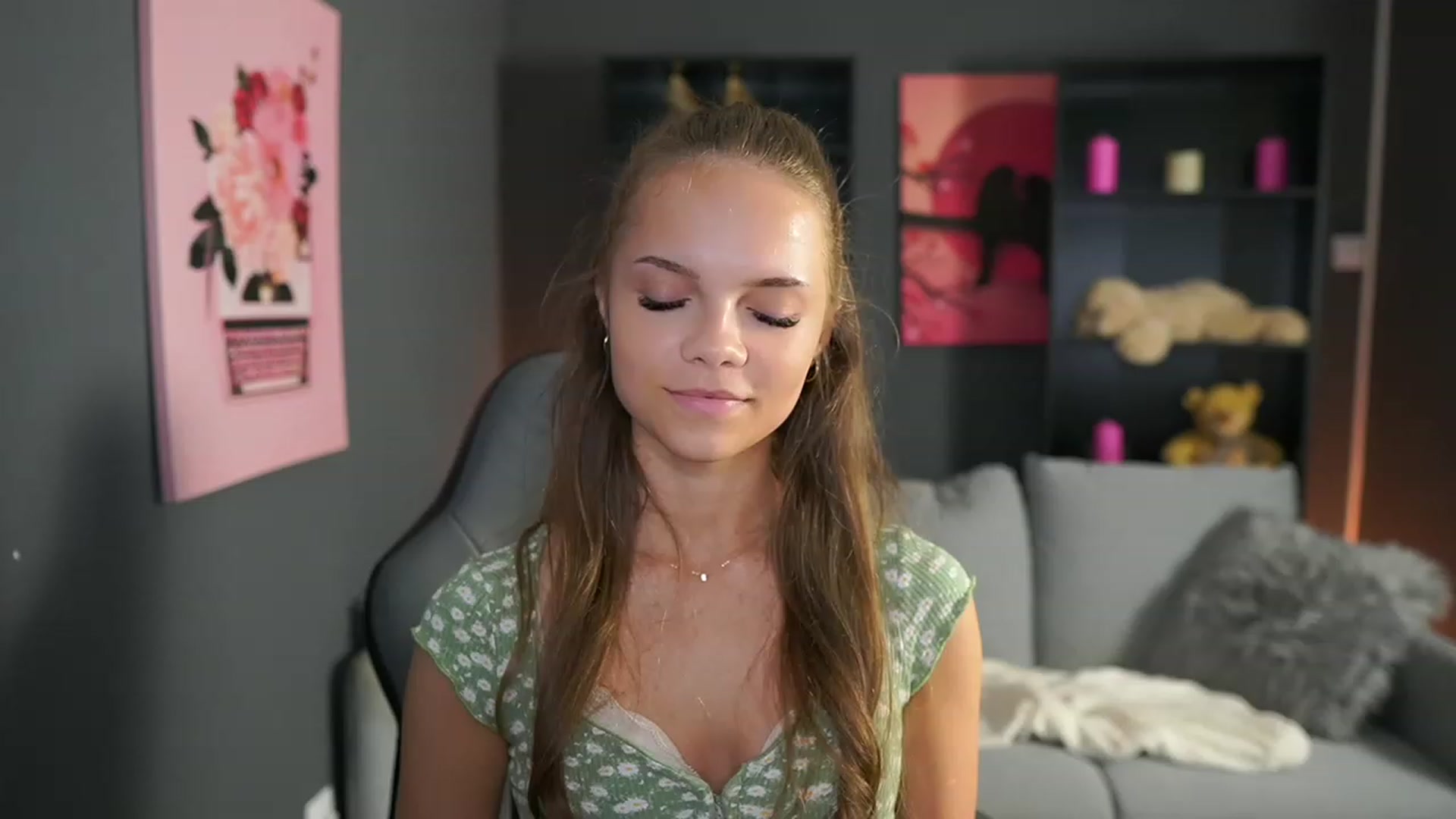 Gallery image thumbnail from Natasha_Malk's myfreecams stream on, 10/08/2023, 15:16 image 15 of 20