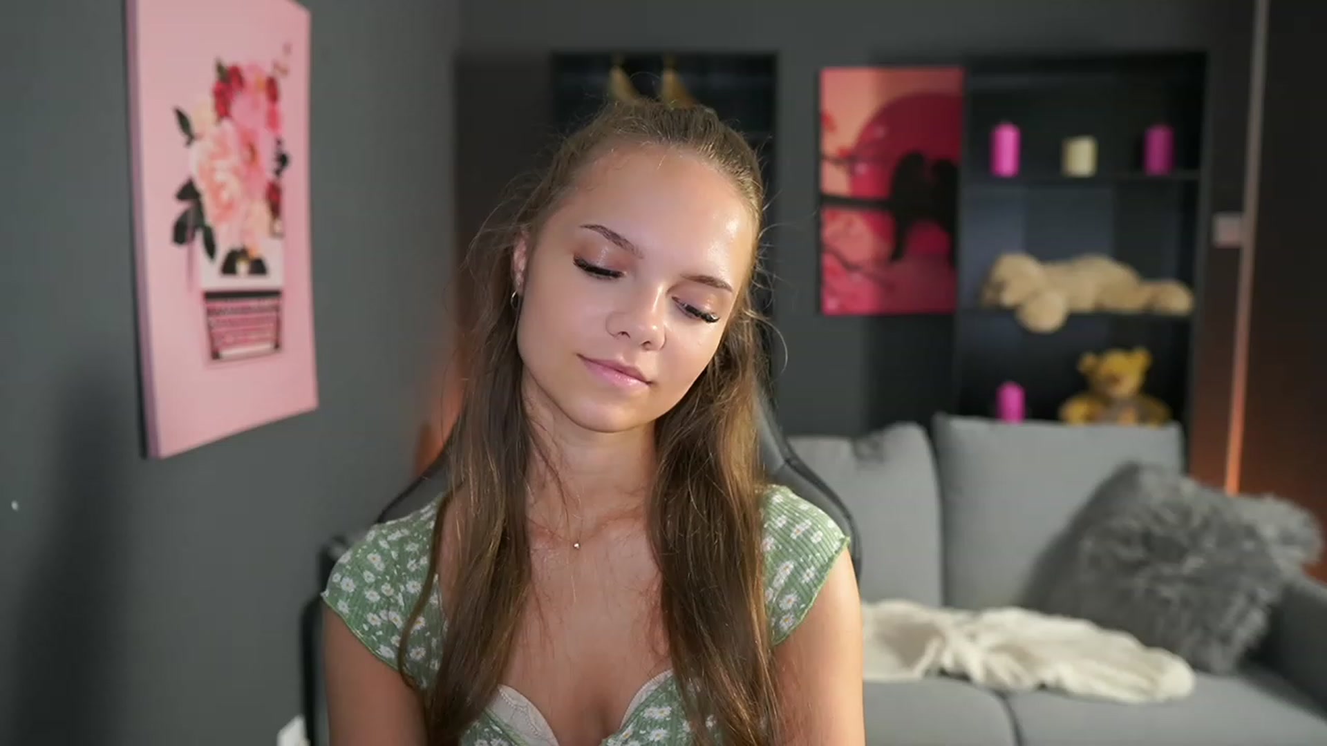 Gallery image thumbnail from Natasha_Malk's myfreecams stream on, 10/08/2023, 15:16 image 12 of 20