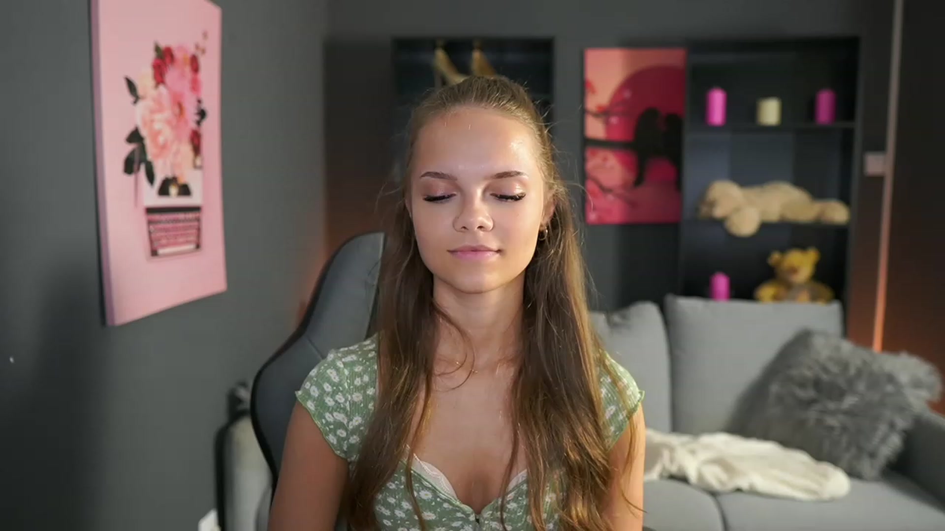 Gallery image thumbnail from Natasha_Malk's myfreecams stream on, 10/08/2023, 17:21 image 4 of 20