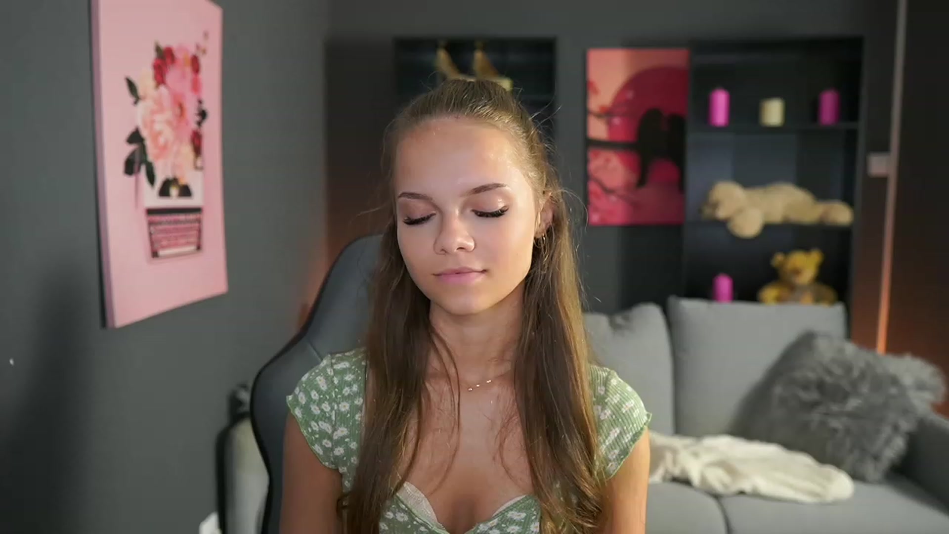 Gallery image thumbnail from Natasha_Malk's myfreecams stream on, 10/08/2023, 17:21 image 14 of 20