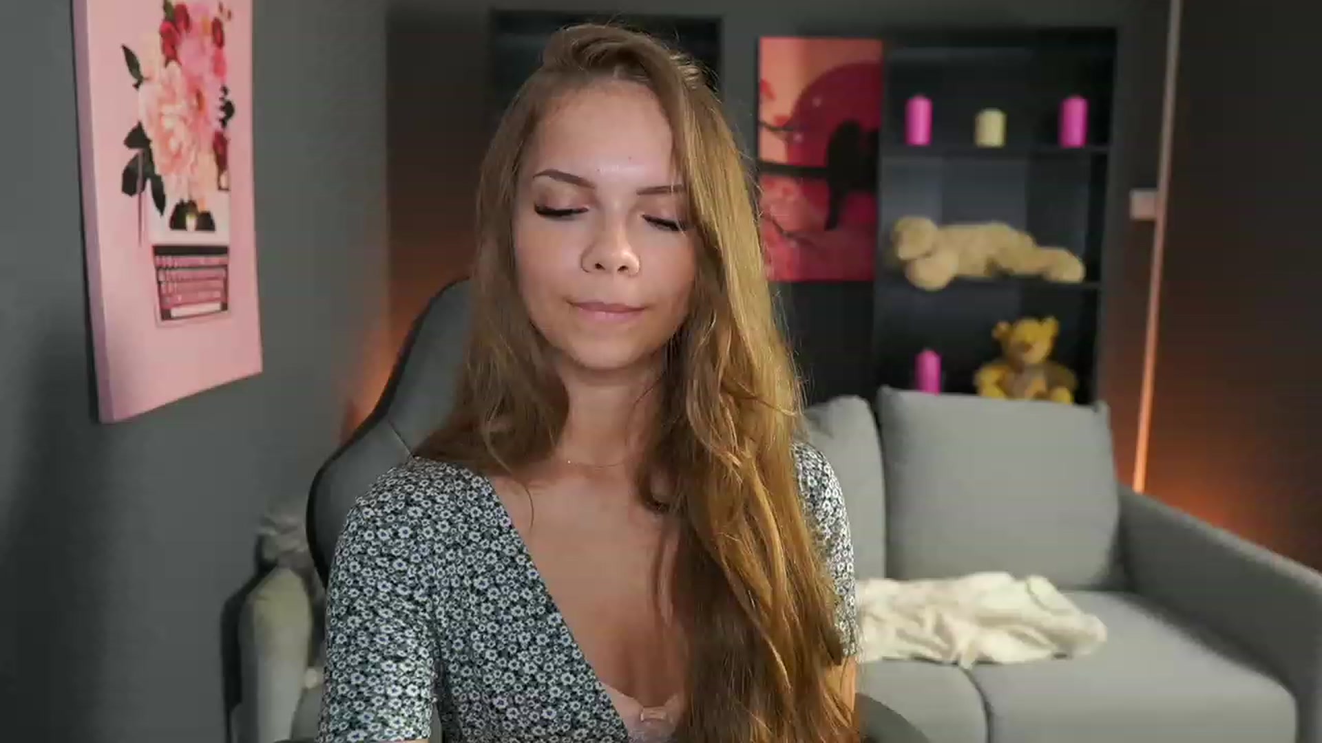 Gallery image thumbnail from Natasha_Malk's myfreecams stream on, 10/20/2023, 15:10 image 9 of 20