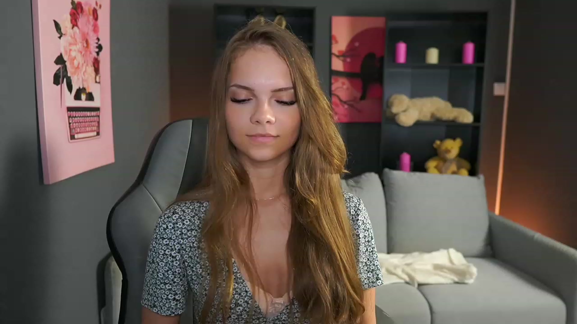 Gallery image thumbnail from Natasha_Malk's myfreecams stream on, 10/20/2023, 16:12 image 5 of 20