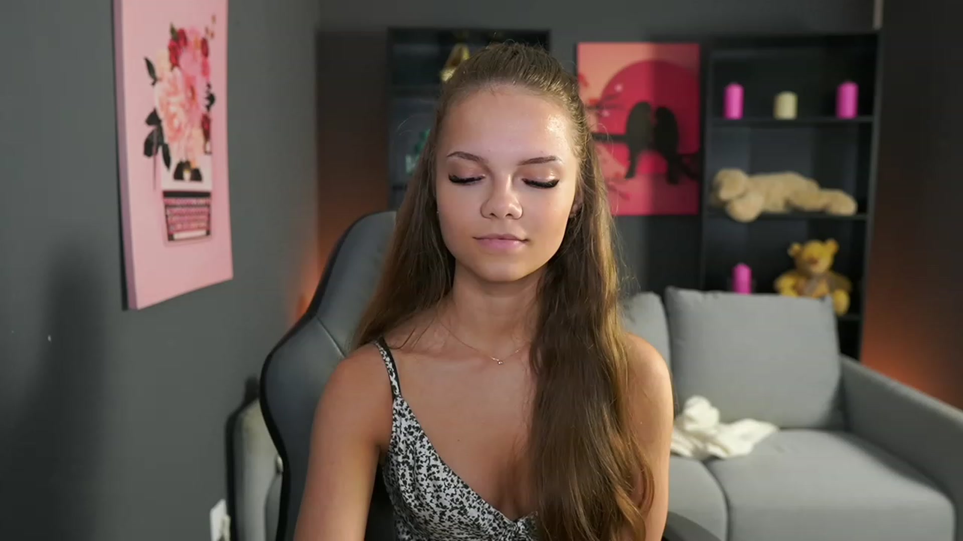 Gallery image thumbnail from Natasha_Malk's myfreecams stream on, 10/21/2023, 12:59 image 1 of 20