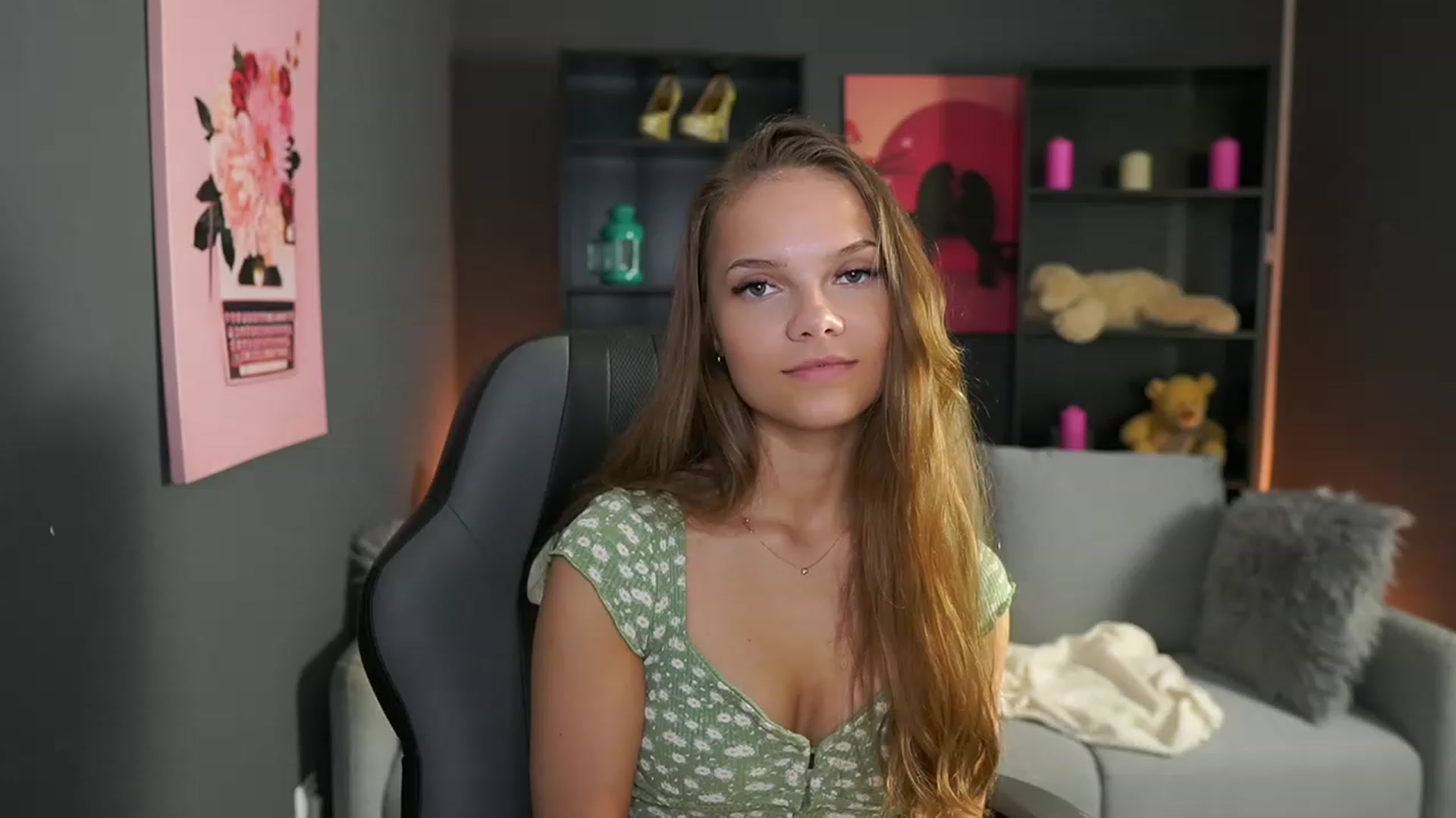 Gallery image thumbnail from Natasha_Malk's myfreecams stream on, 10/27/2023, 11:36 image 8 of 20